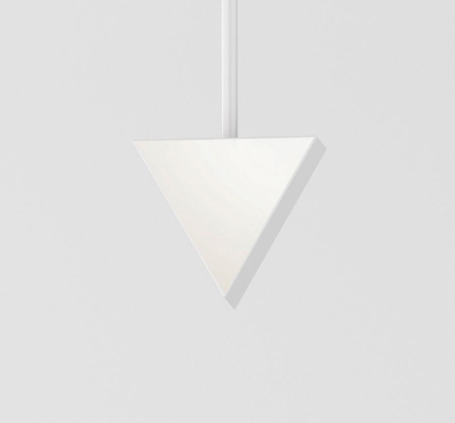 Postmoderno Lampada a sospensione Triangle Box Nickel di Atelier Ati in vendita