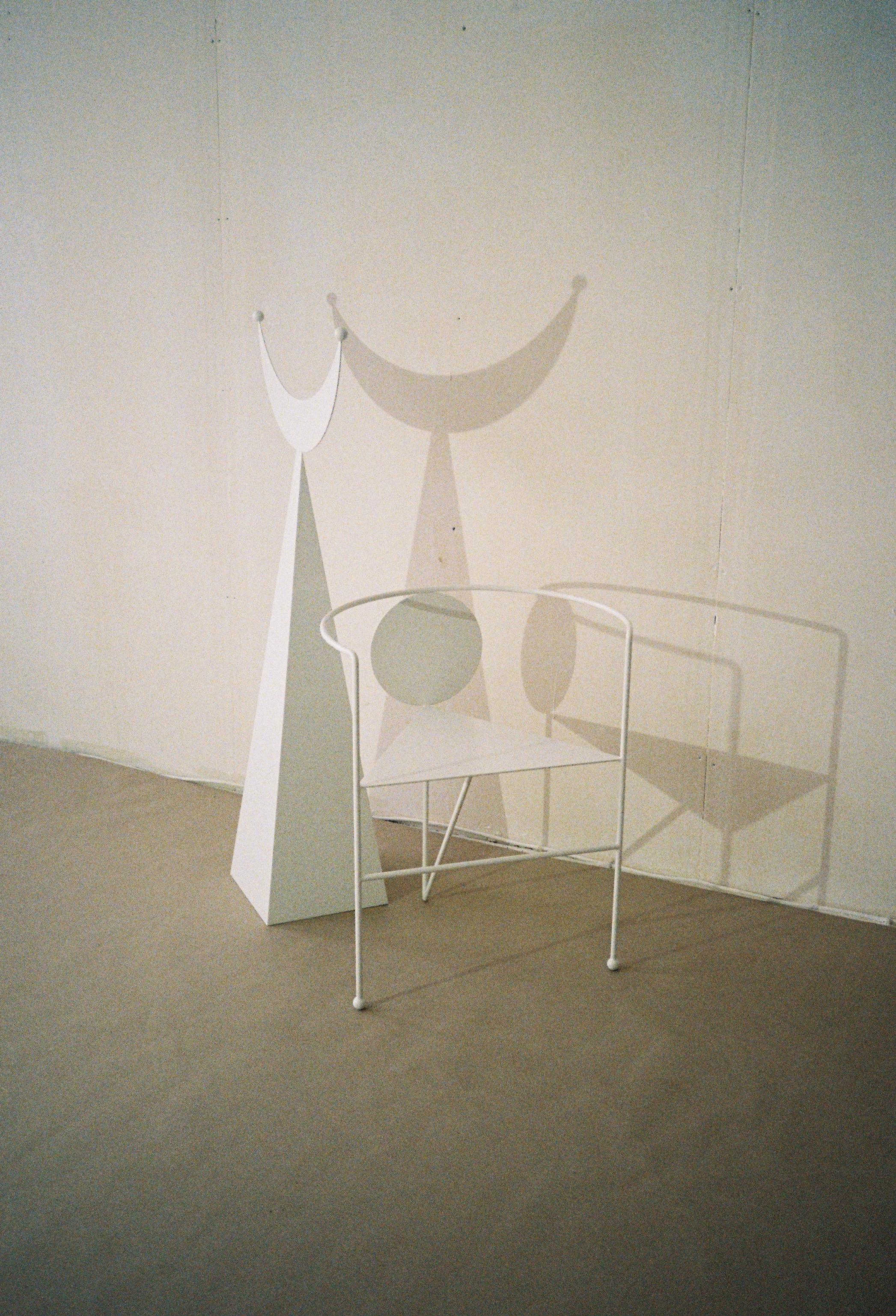 Triangle Chair by Nazara Lazaro For Sale 7