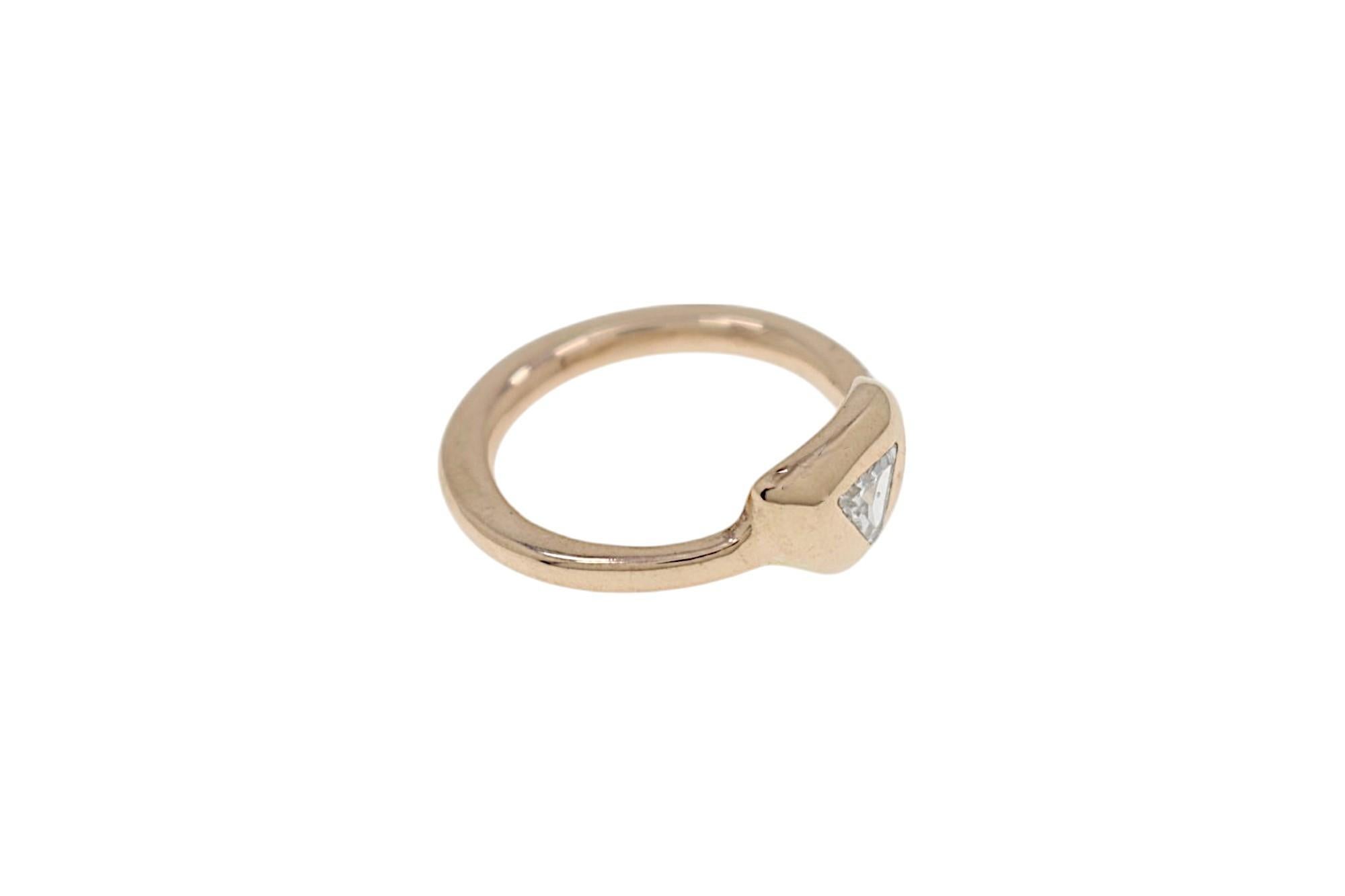 Triangle Cut White Diamond Rose Gold Engagement Ring Botta Gioielli Italy in vendita 2