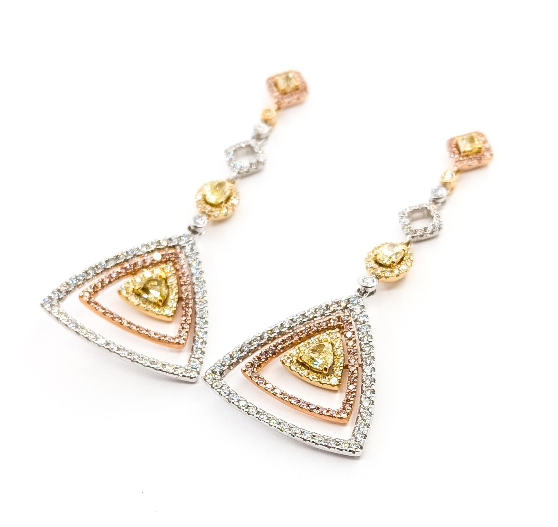 Pendientes Halo Colgantes Triangulares de Oro Bicolor de 14k Corte trillion en venta