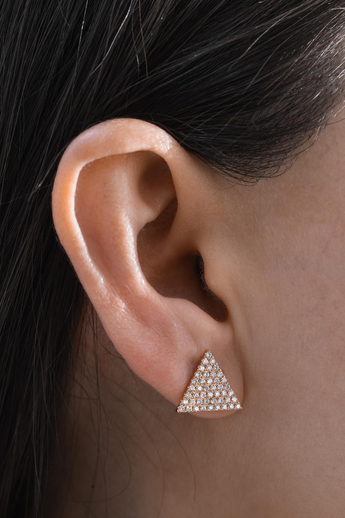 Donna Orecchini a triangolo con pavé di diamanti 0,66 carati. in vendita