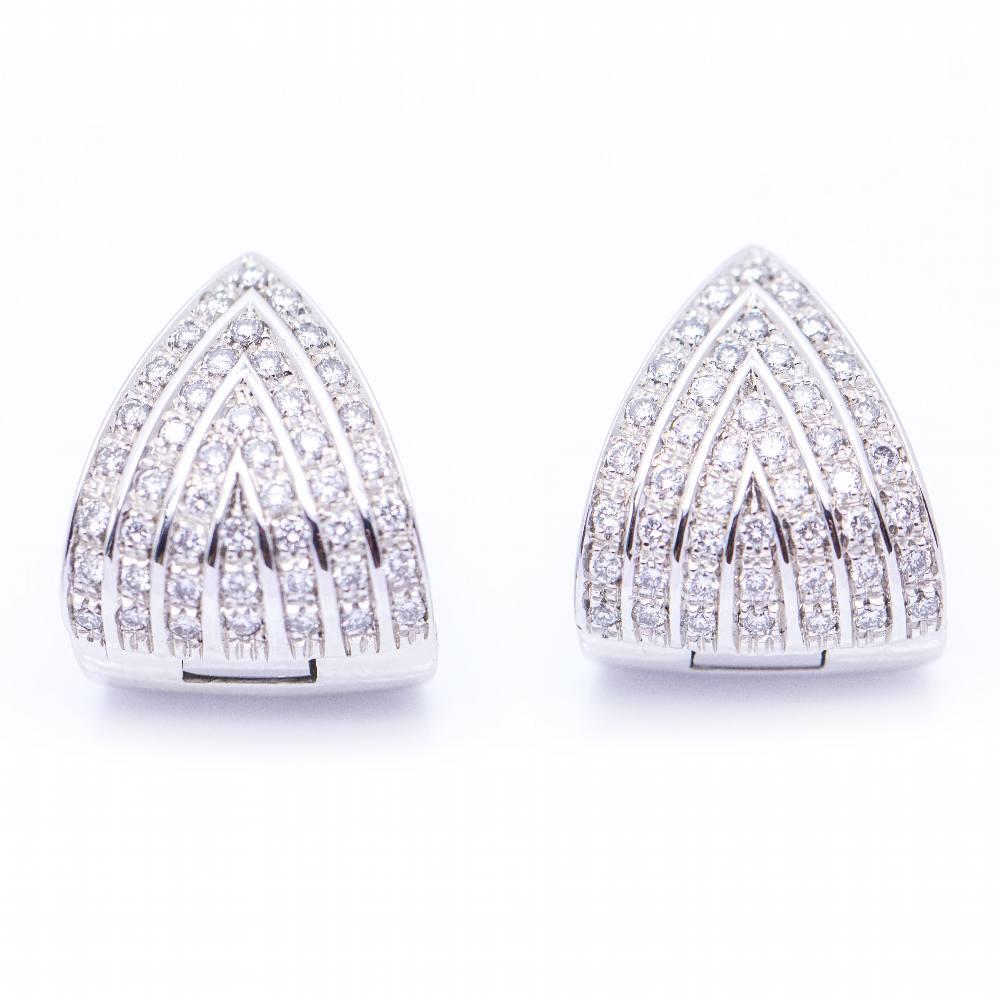 Earrings in White Gold with Diamonds  Diamonds in Brilliant cut and Pavé setting with a total weight of 0,92cts. in G/VS quality  18kt White Gold  Clip Clasp  14,30 grams.  Max. width 1,5cm  Brand new product. Ref: N102939EJ