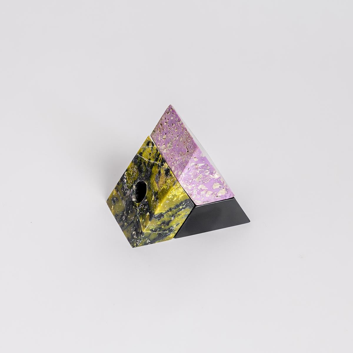 Peruviano Puzzle di gemme a triangolo / Candelabro a 3 pezzi Lilla, Onice nera, Serpentino verde in vendita