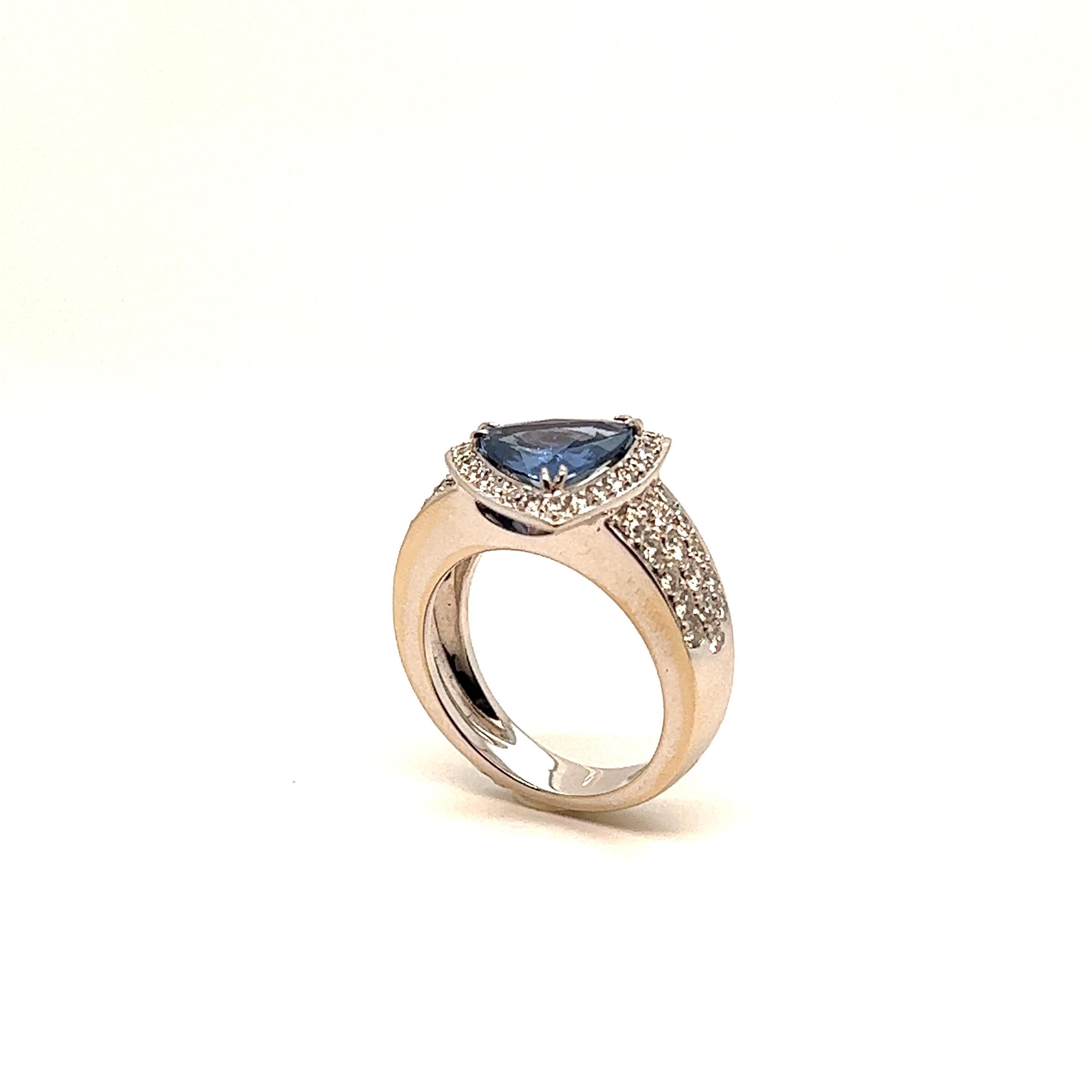 Cocktail Ring Triangle Sapphire  Diamonds White Gold 18 Karat For Sale 1