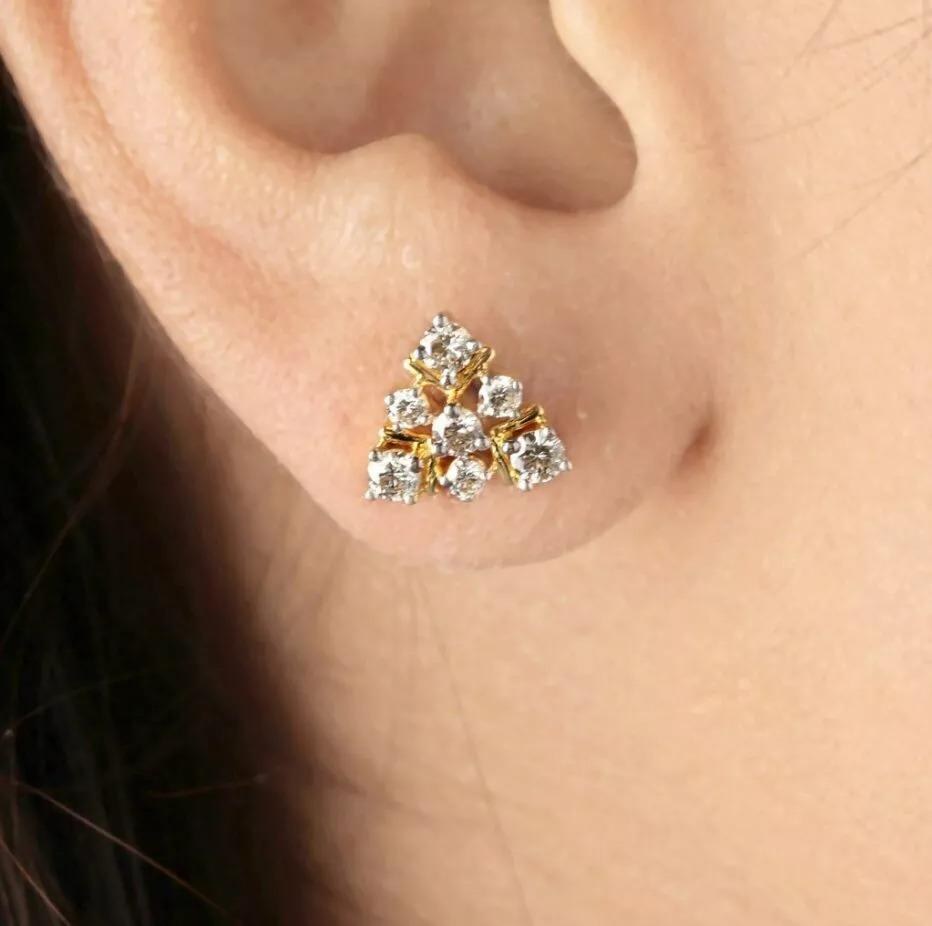 Triangle Shaped Diamond Designer 14K Yellow Gold Stud Earrings In New Condition For Sale In Chicago, IL