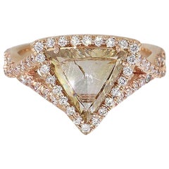Bague de fiançailles halo de diamants en forme de triangle