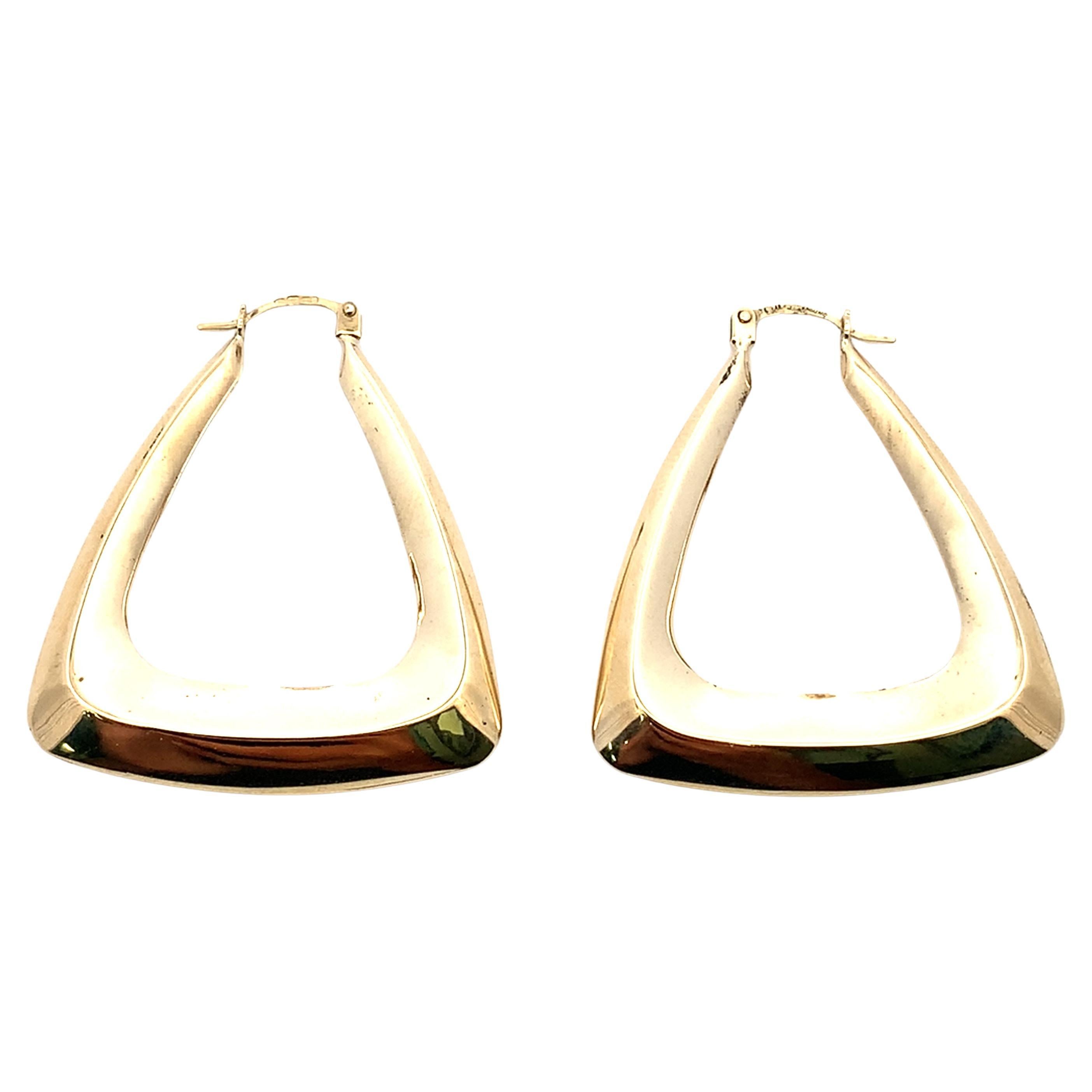 Dreieckige Reif-Ohrringe aus Gelbgold im Angebot