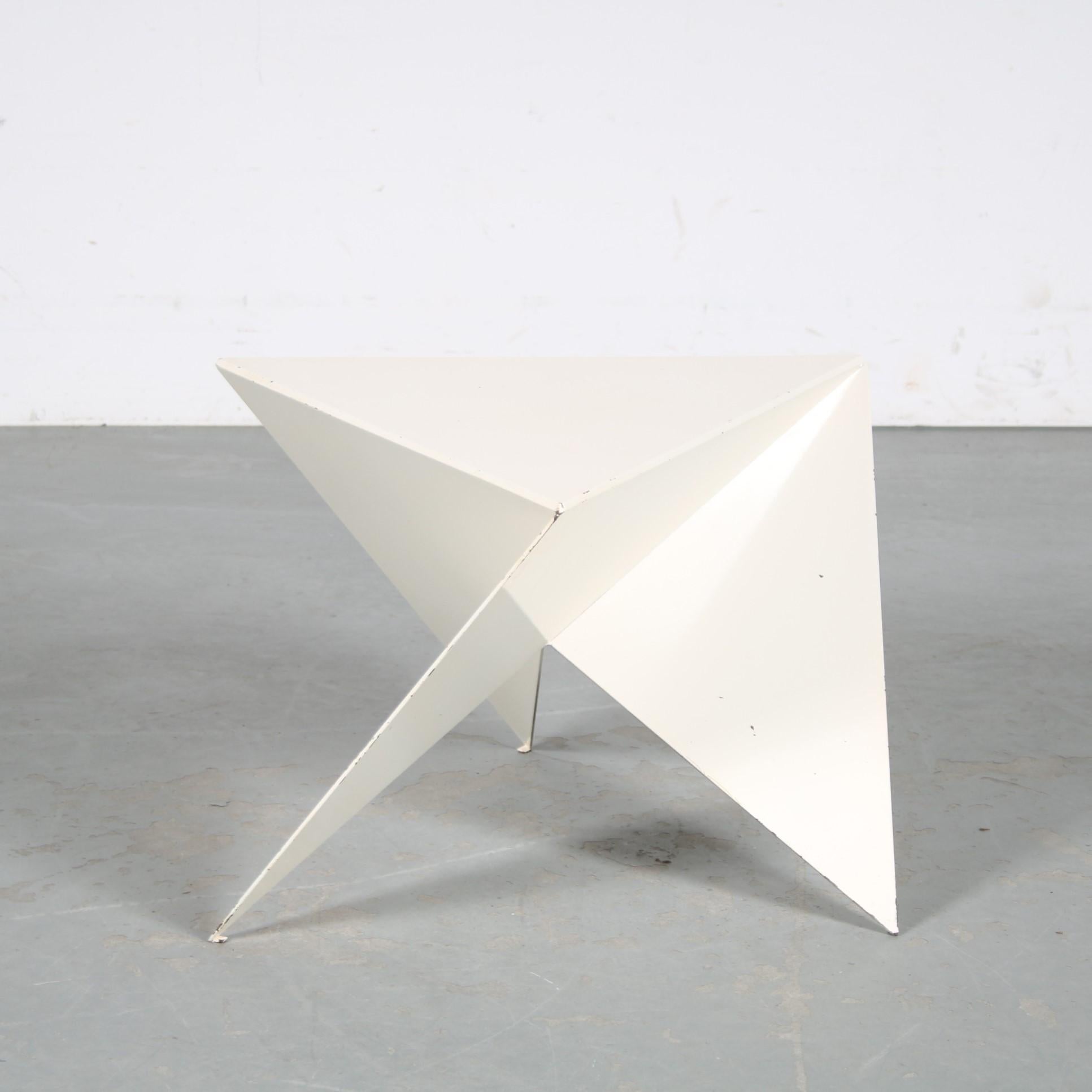 Dutch Triangle Side Table by Ronald Willemsen for Metaform, Netherlands 1980 For Sale