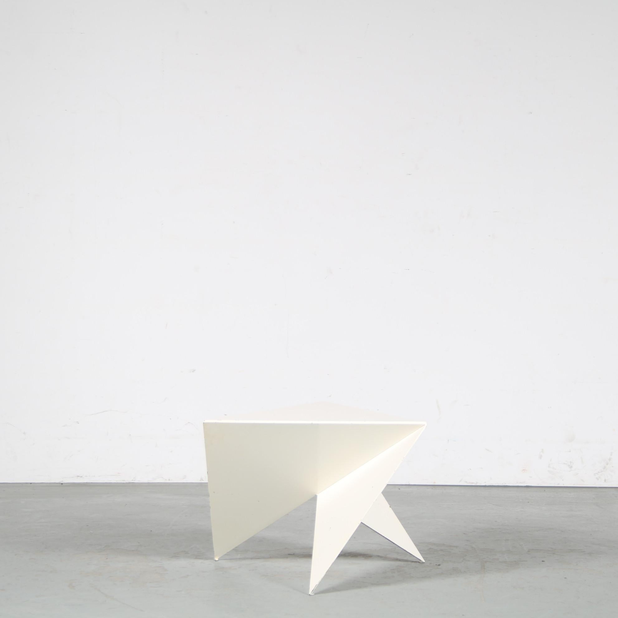 Triangle Side Table by Ronald Willemsen for Metaform, Netherlands 1980 For Sale 2
