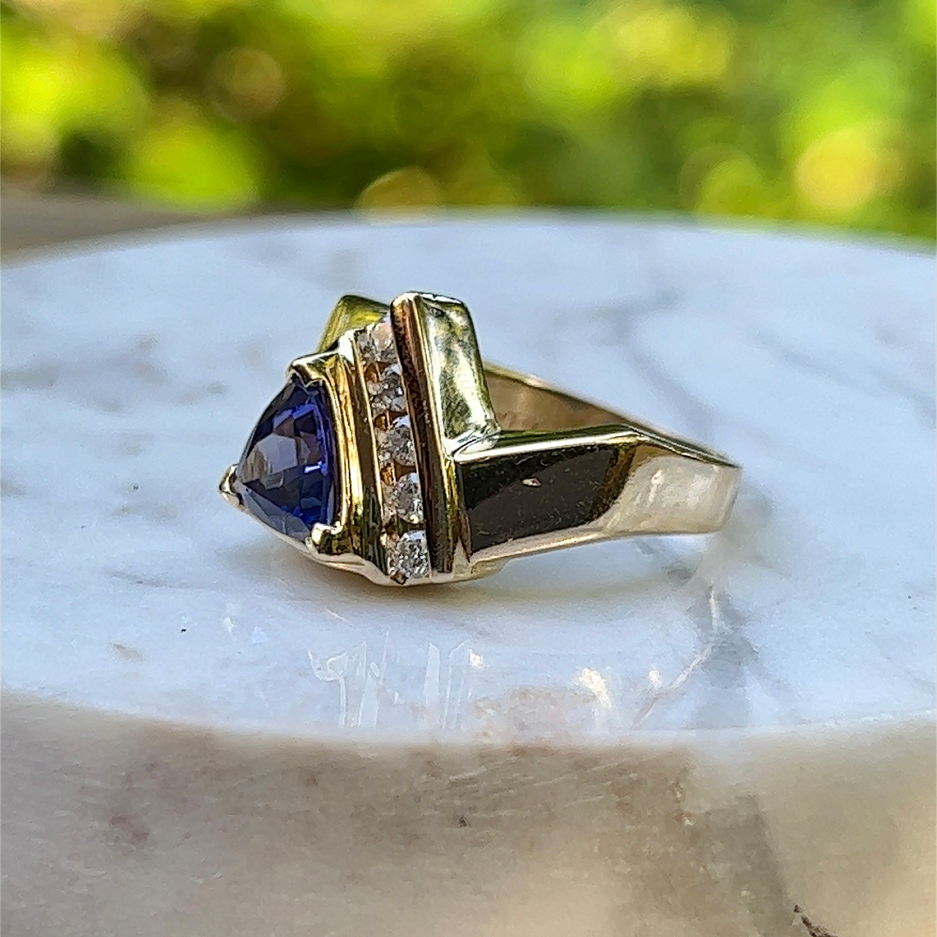 Triangle Tanzanite and Diamond Ring in 14 Karat Gold In Good Condition In Towson, MD