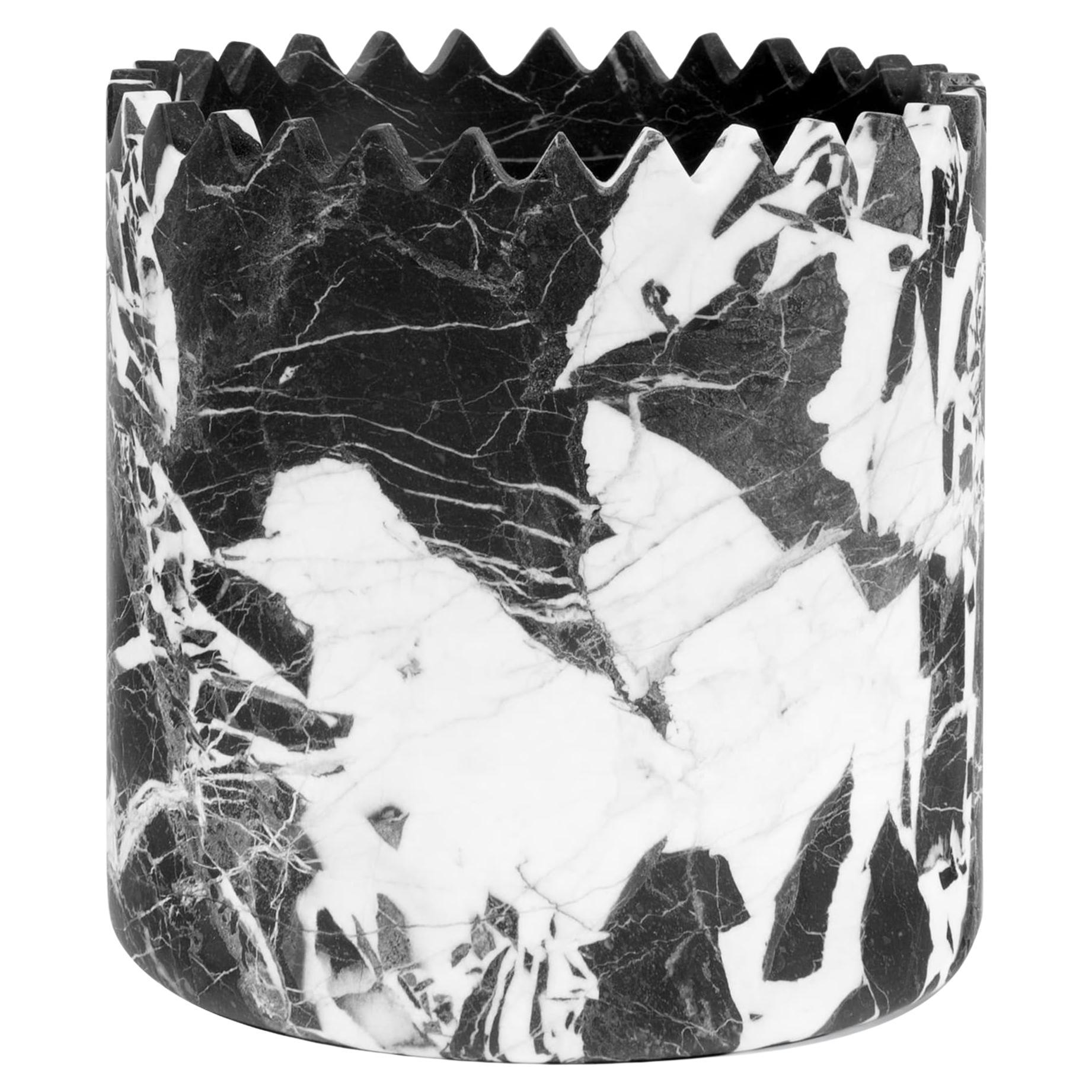 Petit grand vase ancien Triangoli de David/Nicolas en vente
