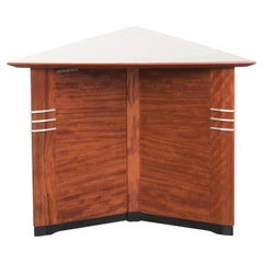 Dreieckiger Couchtisch/Beistelltisch im Art-Déco-Stil