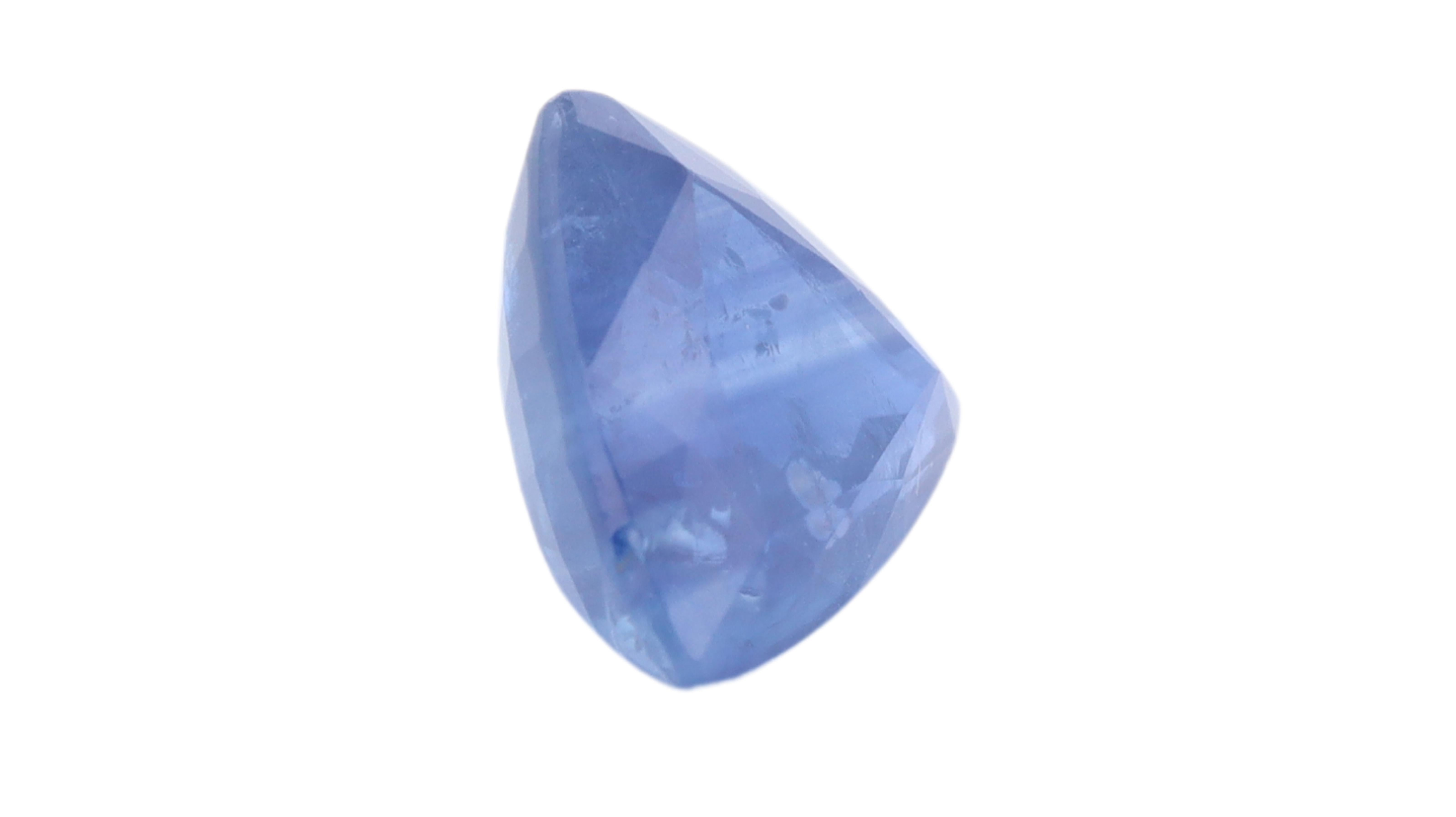 Modern Triangular Blue Sapphire from Sri Lanka - 2.61ct For Sale