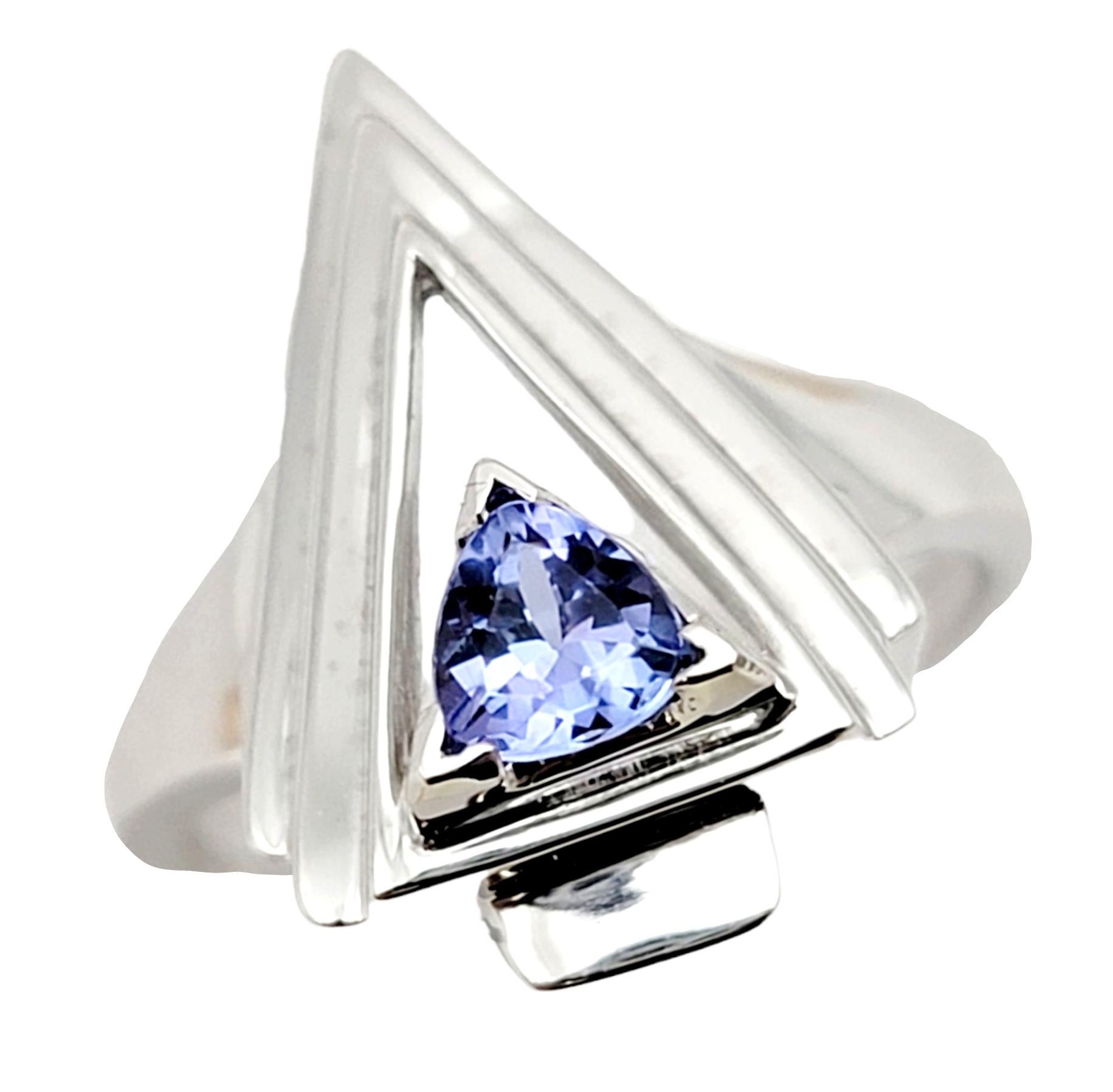Contemporary Triangular Brilliant Cut Natural Tanzanite Modern Open Arrow Ring in Platinum For Sale