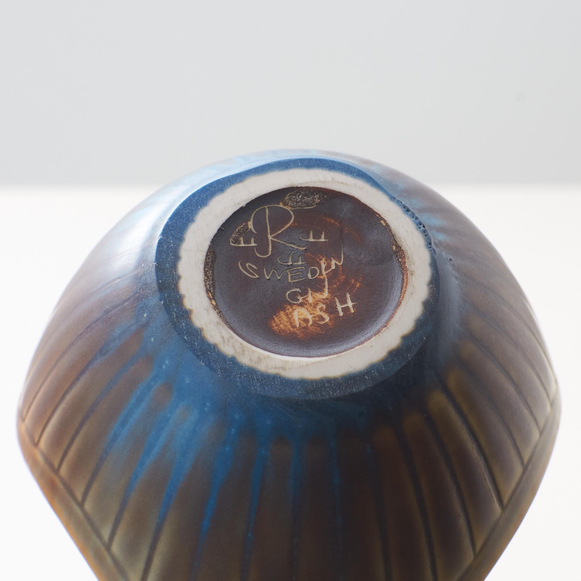 Triangular Ceramic Bowl by Gunnar Nylund In Good Condition For Sale In San Francisco, CA