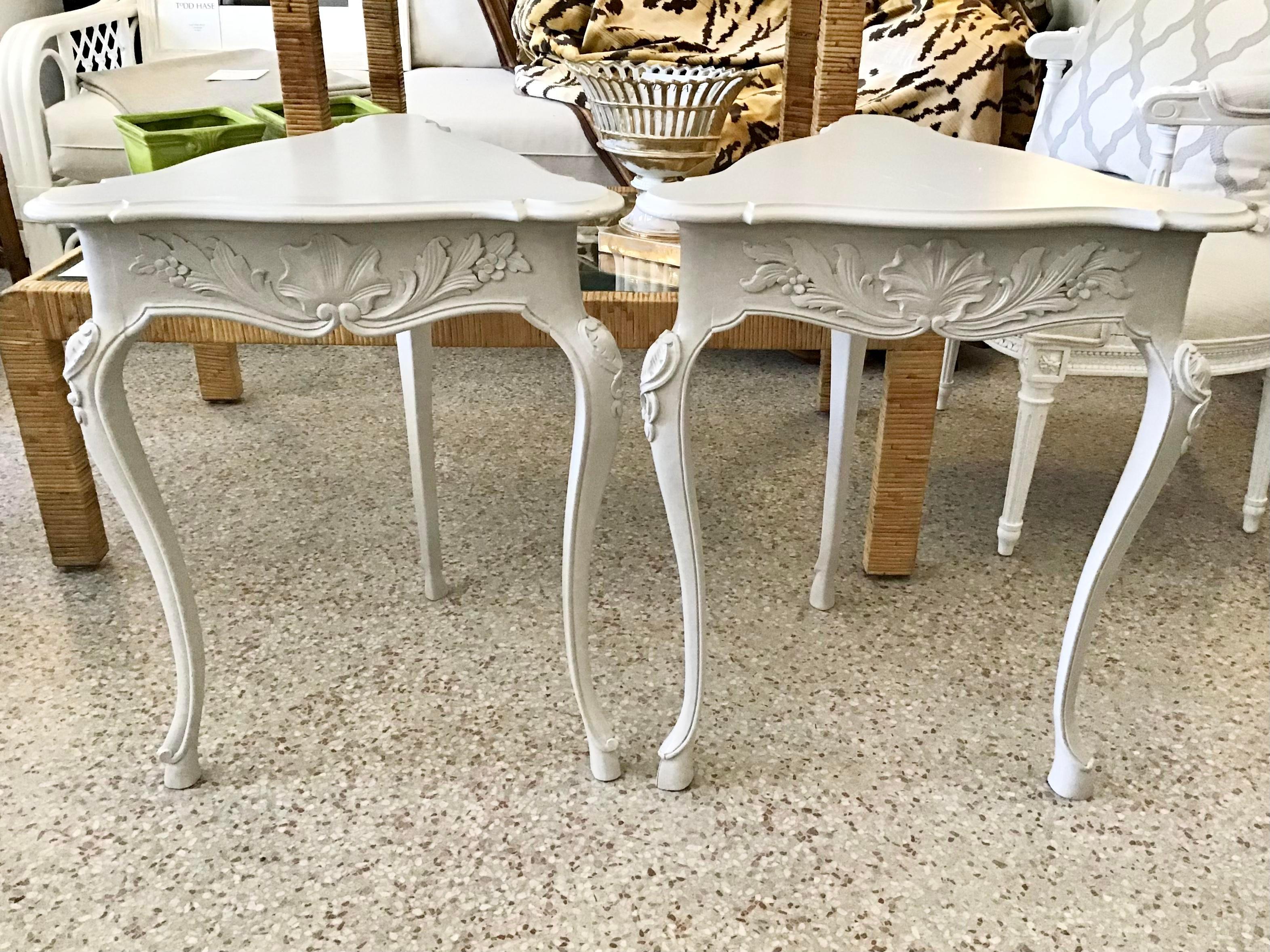 French Provincial Triangular French Louis XV Side Tables, a Pair For Sale