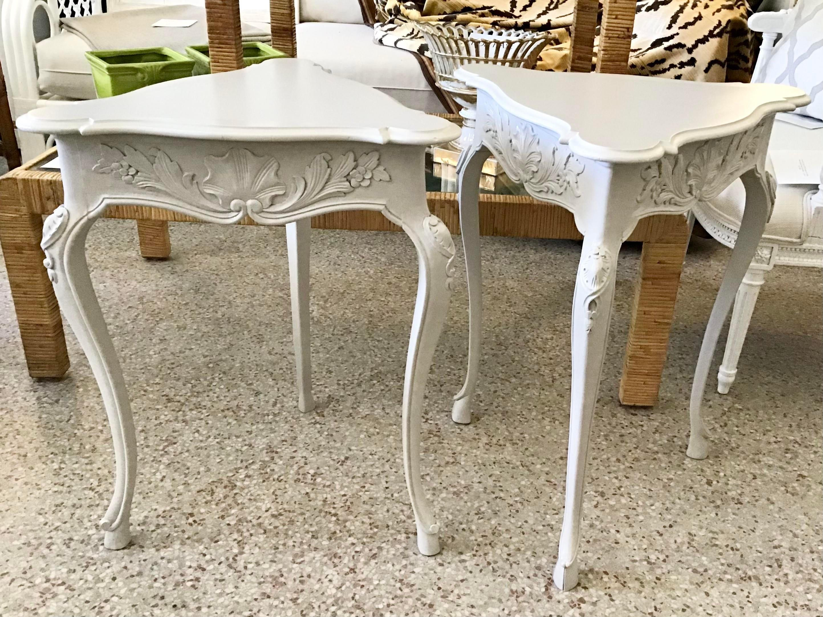 Triangular French Louis XV Side Tables, a Pair In Good Condition For Sale In Los Angeles, CA