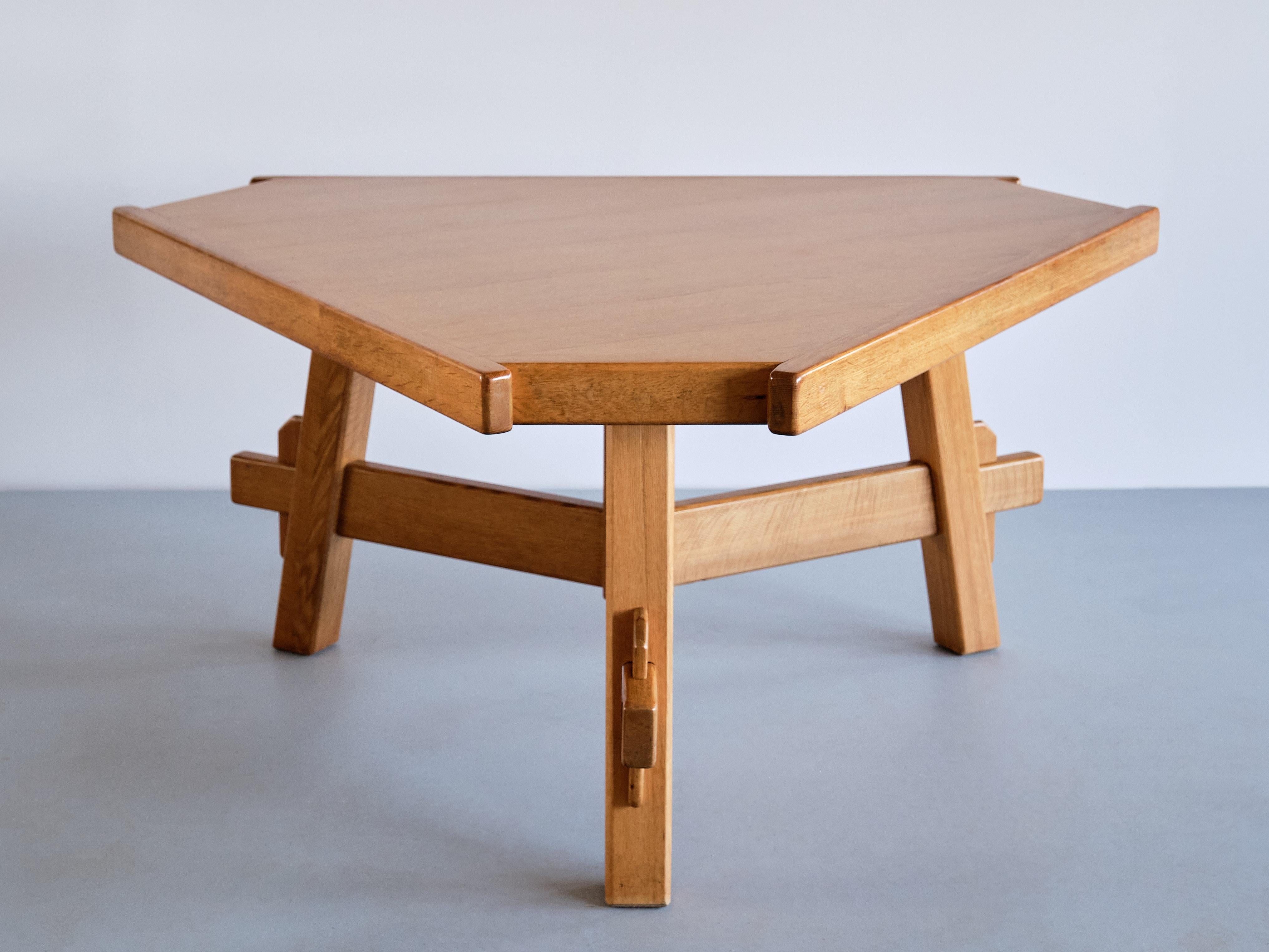 Triangular French Modern Dining Table in Solid Oak Wood, France, 1960s 3