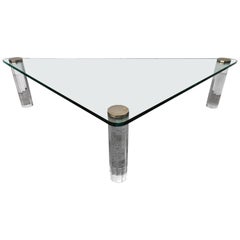 Dreieckiger Couchtisch oder Cocktailtisch aus Glas und Lucite von Leon Rosen für Pace