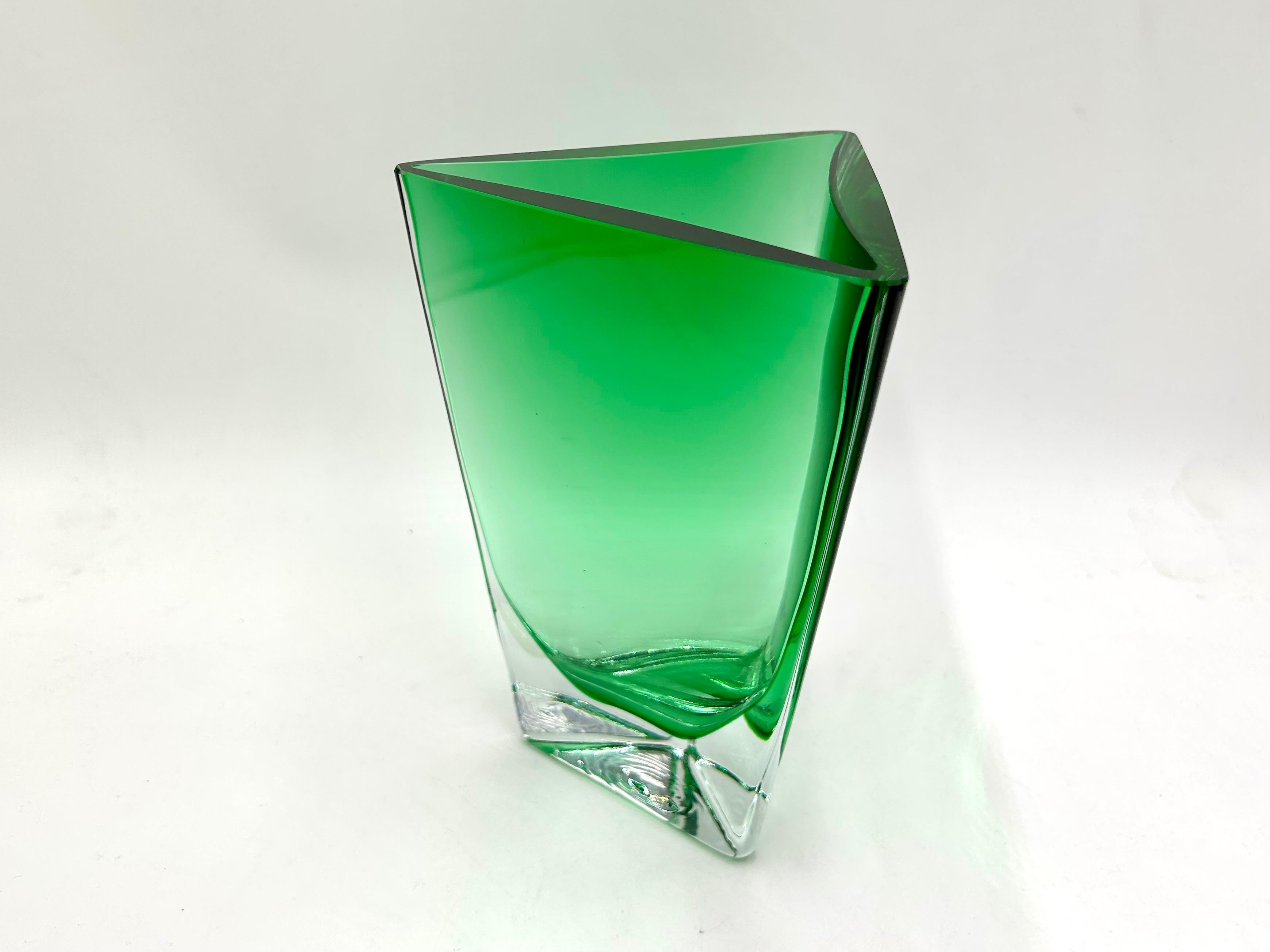 Triangular Green Vase, Glassworks Krosno, Poland In Good Condition In Chorzów, PL