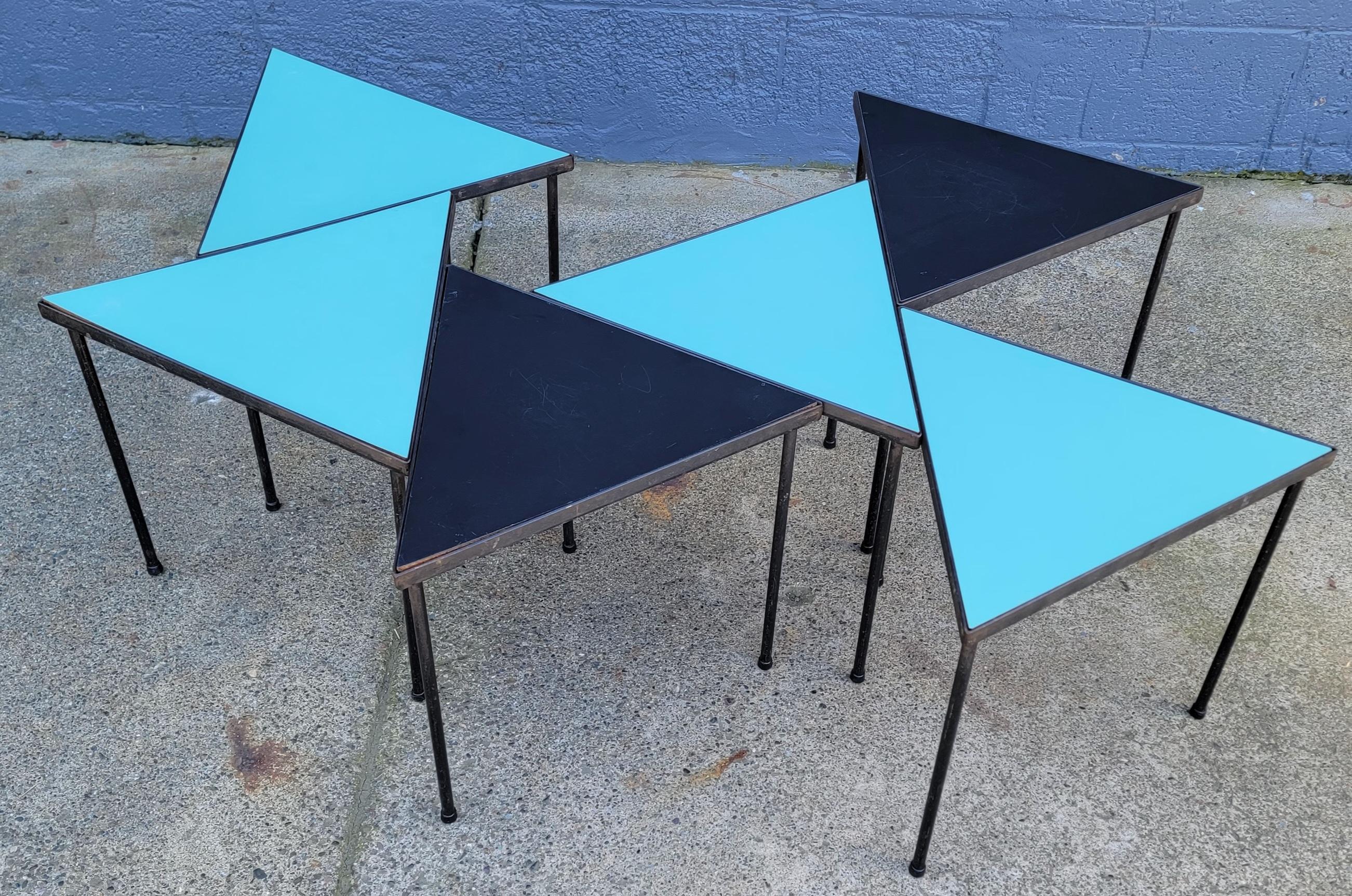 Dreieckige Modul-Eisen-Tische Mid-Century Modern Tische, Beistell- oder Beistelltische im Zustand „Gut“ im Angebot in Fulton, CA