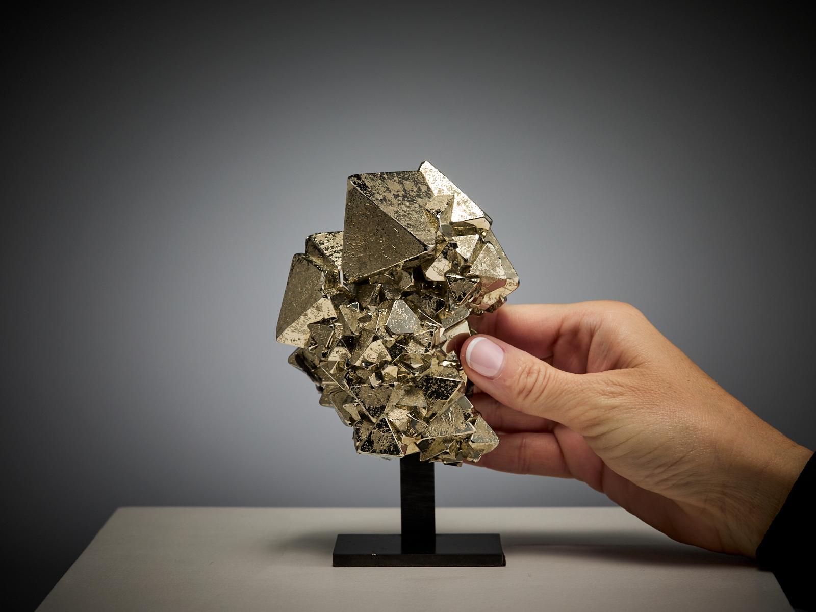 Triangular Pyrite Formation im Angebot 4