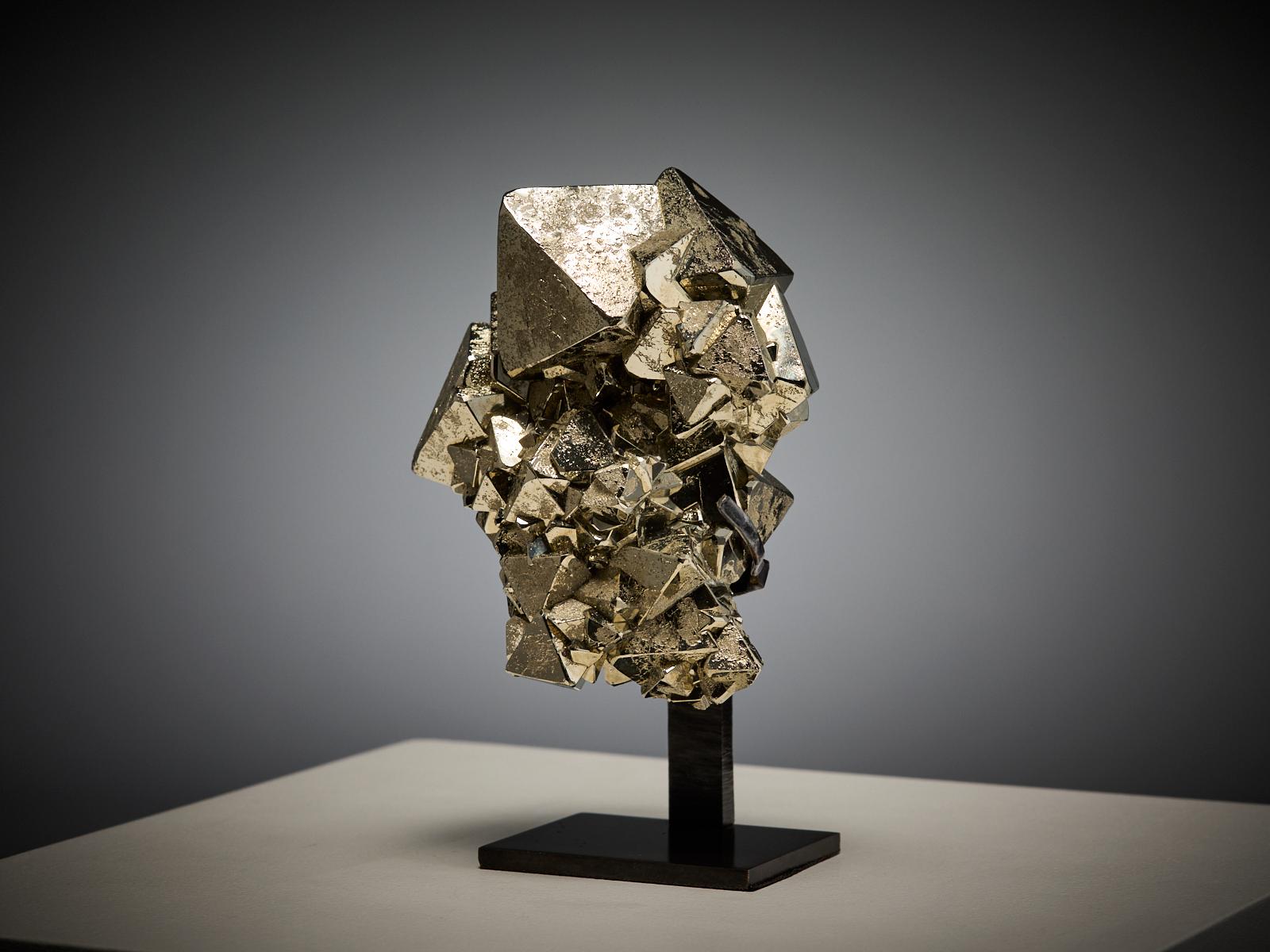 Triangular Pyrite Formation im Angebot 6