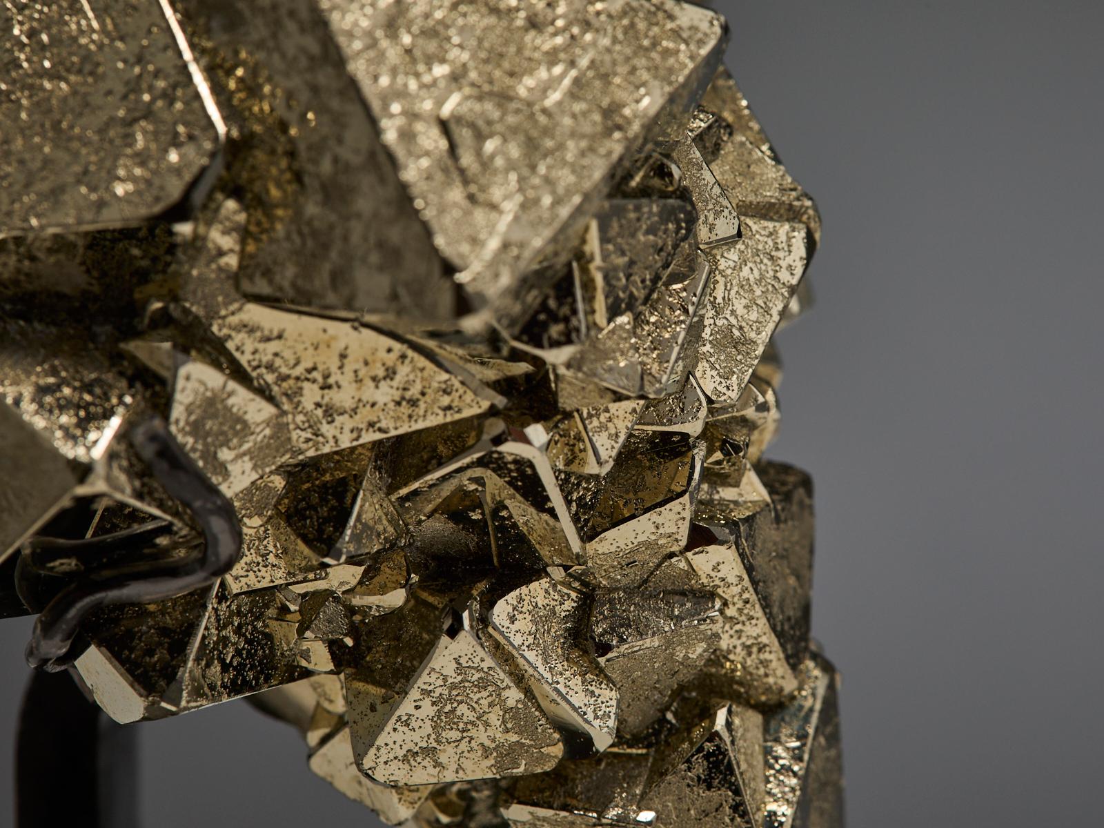 Triangular Pyrite Formation (Peruanisch) im Angebot
