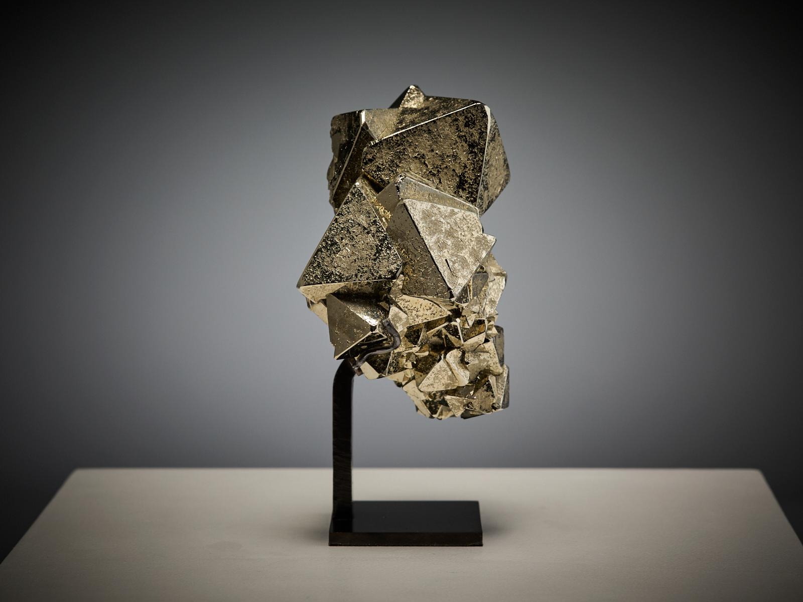 Triangular Pyrite Formation im Angebot 3