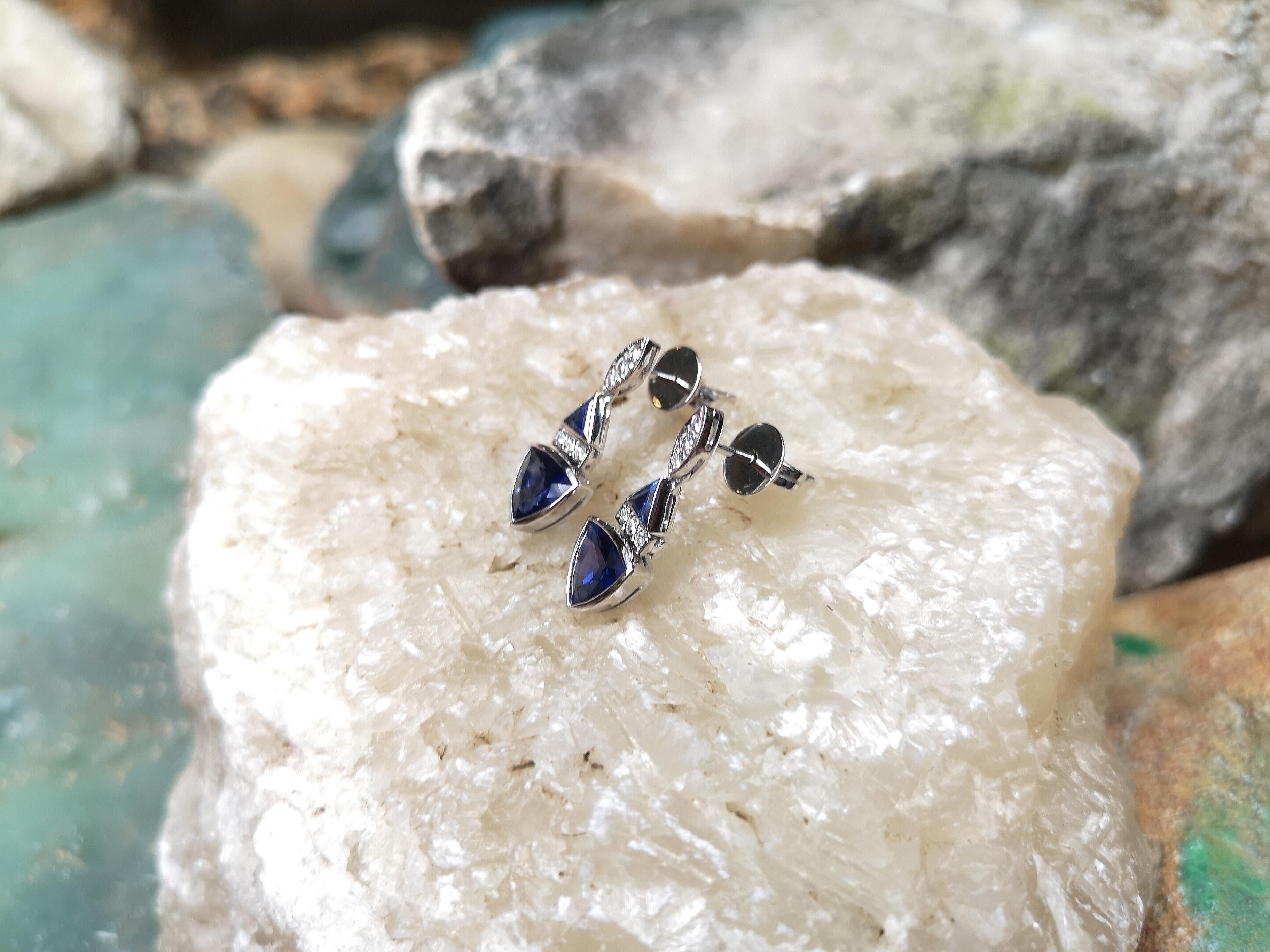 Women's Triangular Shape Blue Sapphire, Diamond Earrings Set in 18k White Gold Settings For Sale