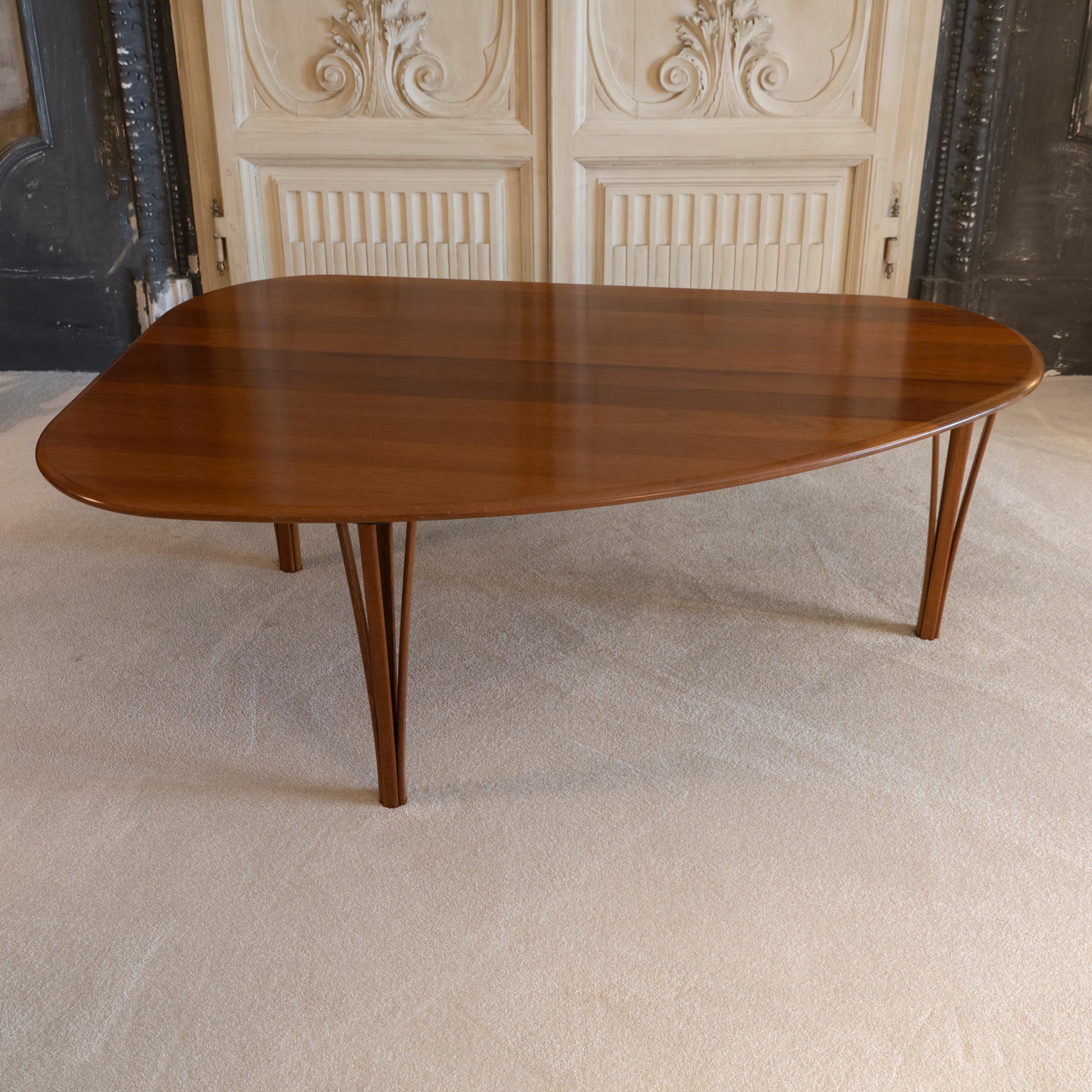 Triangular Shape Teak Coffee Table by Severin Hansen, Denmark, circa 1950 In Good Condition In Firenze, IT