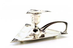 Triangular shaped silver paddle