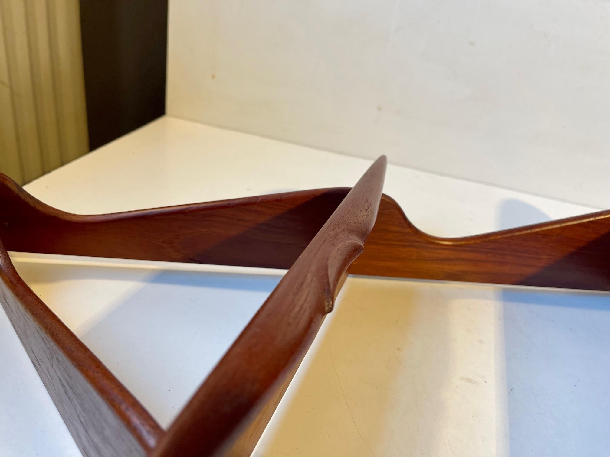 Triangular Shelving Unit - Spice Rack in Teak by Peder Moos & Apprentice, 1950s In Good Condition In Esbjerg, DK
