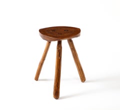 Taburete triangular estilo Marolles, Francia 1950