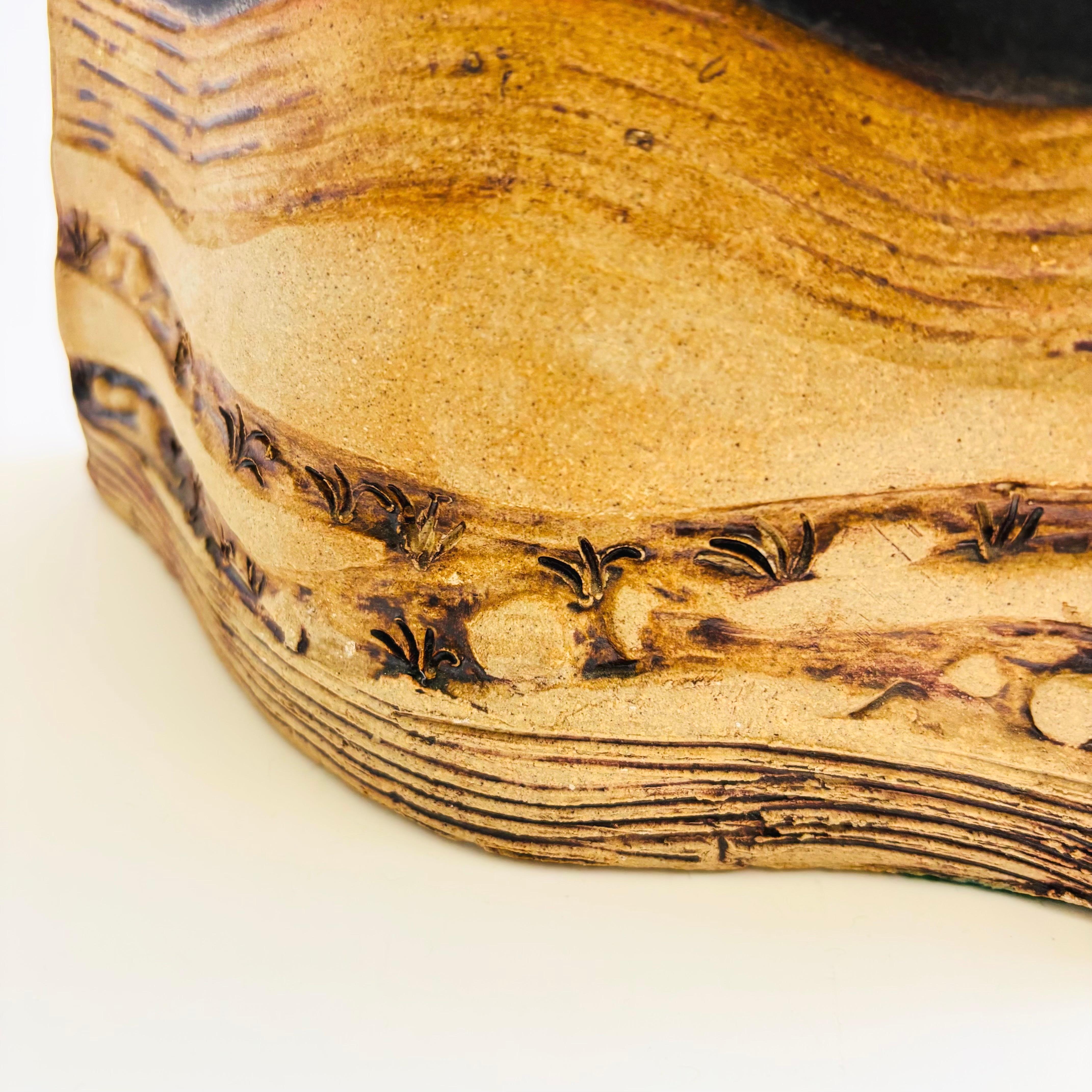 Vaso triangolare Studio Pottery in vendita 1