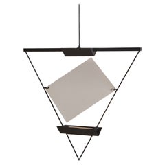 Ciondolo a sospensione triangolare di Mario Botta per Artemide, Italia anni '80