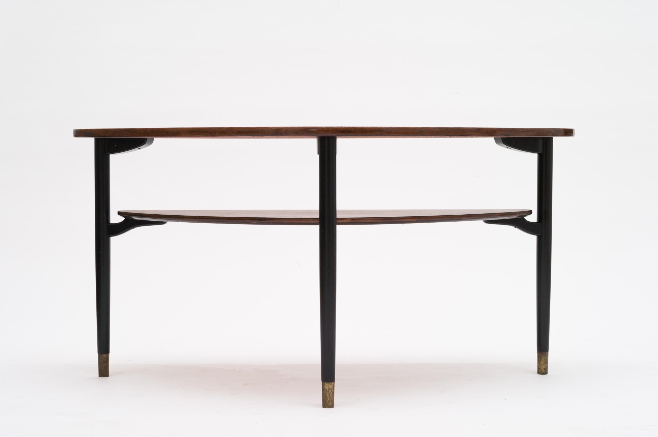 Triangular Teak Coffee / Side Table, Denmark, 1950s In Good Condition In Barcelona, ES