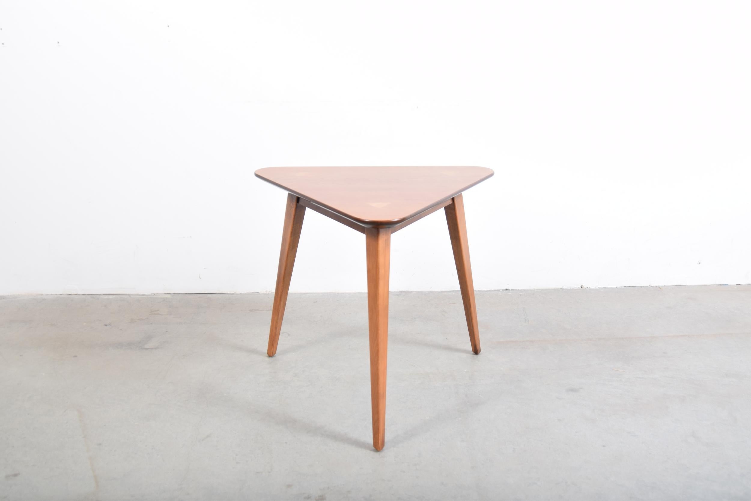 Mid-Century Modern Triangular Top Lamp Table For Sale