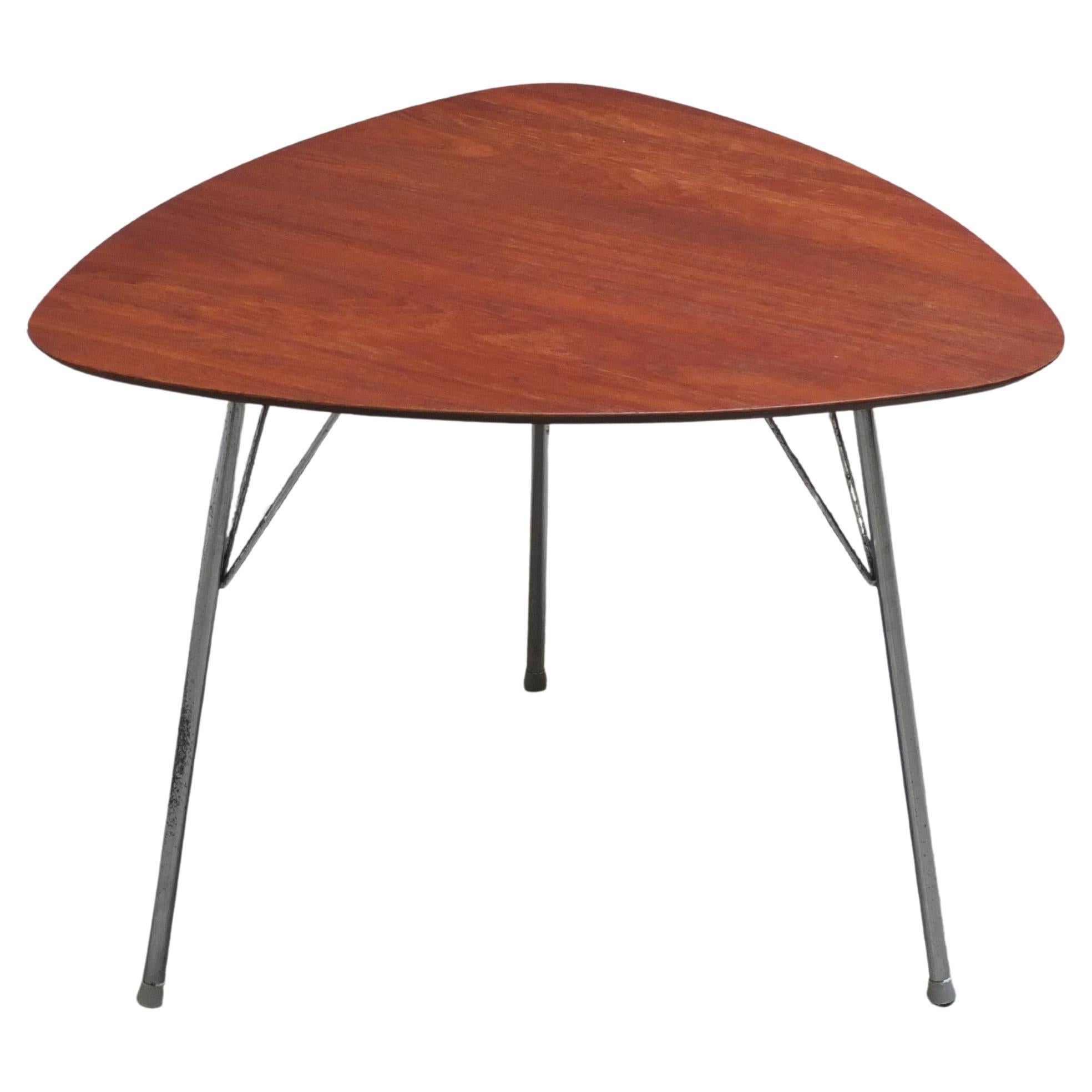 Dreieckiger 
VL1312
 Beistelltisch aus Teakholz von Vermund Larsen, 1959 im Angebot