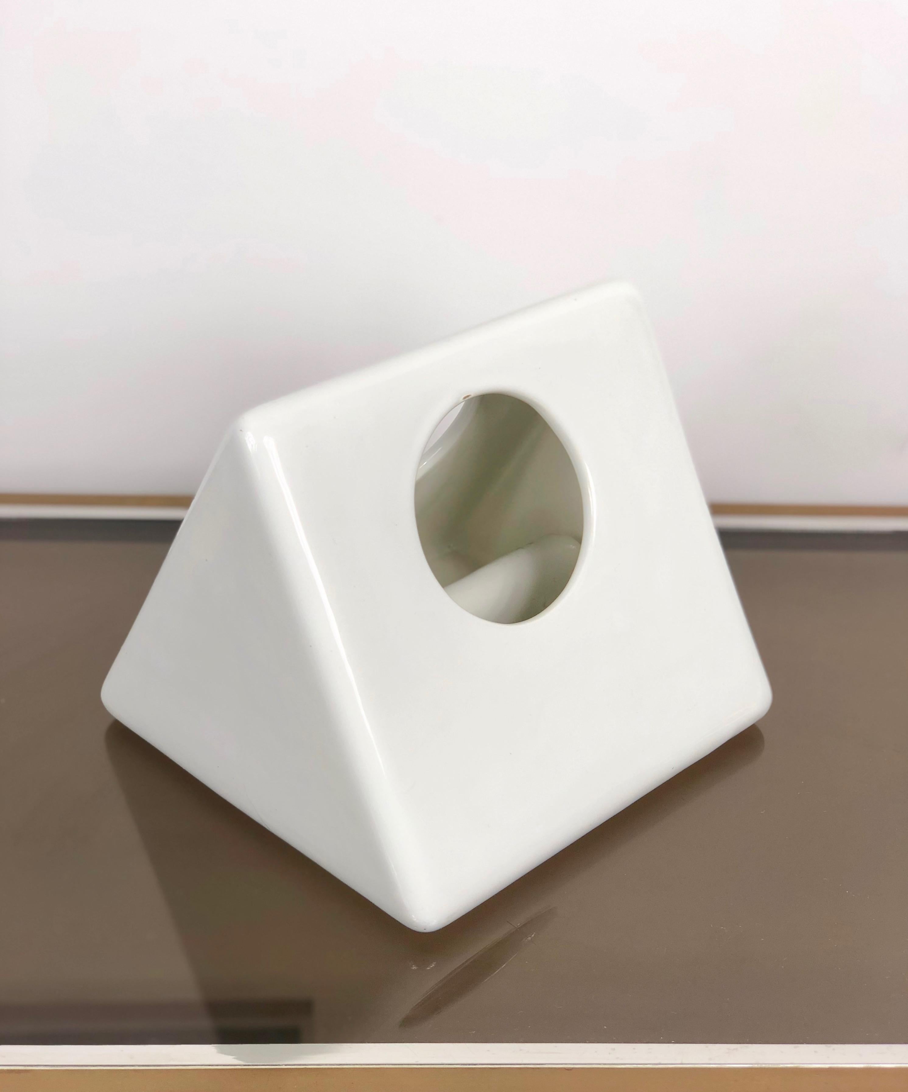 Mid-Century Modern Triangular White Ceramics Vase signed by Gabbianelli, Italy, 1970s For Sale