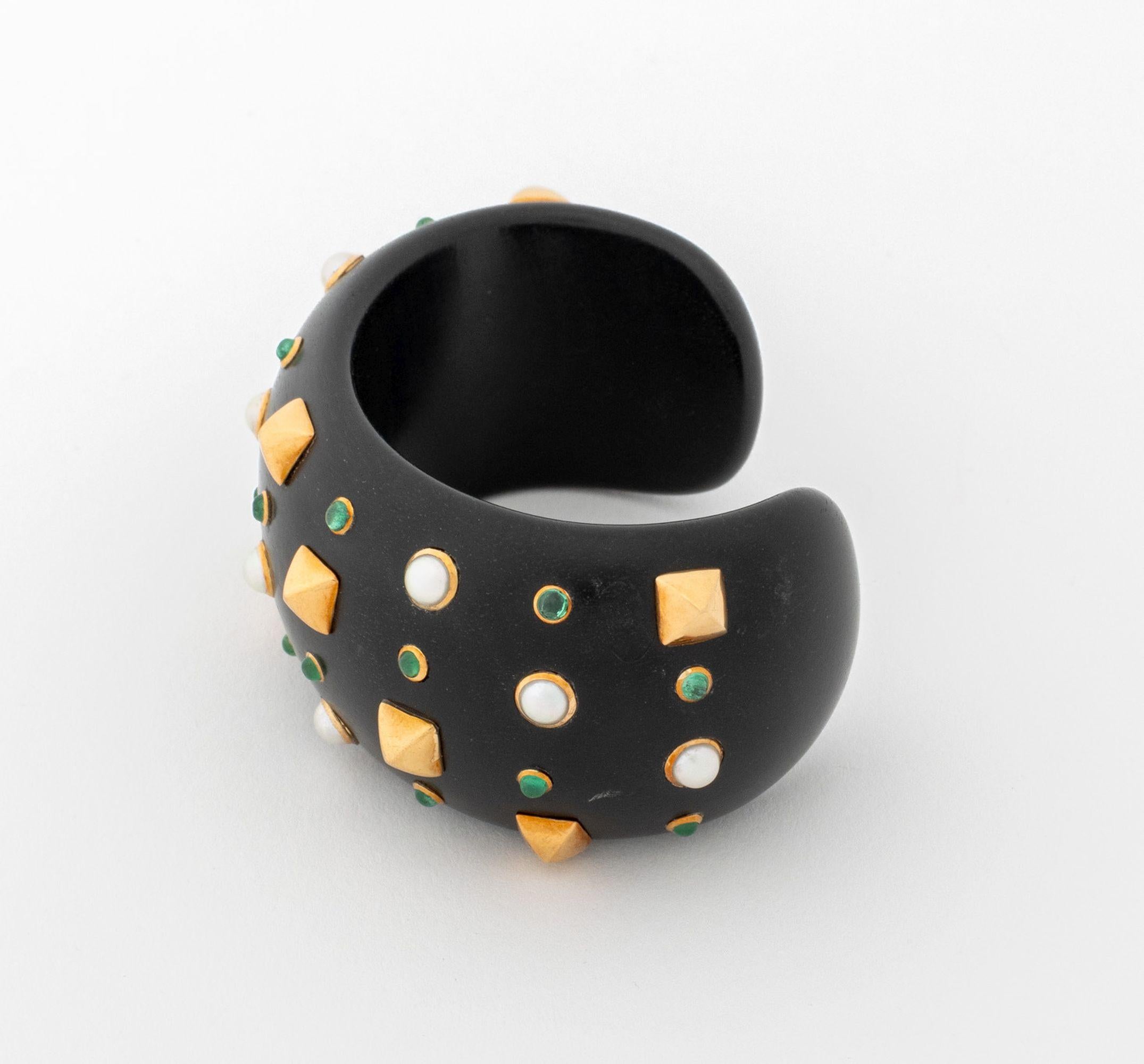 Moderniste Manchette Trianon 18K Emeraude Perle Ebène en vente