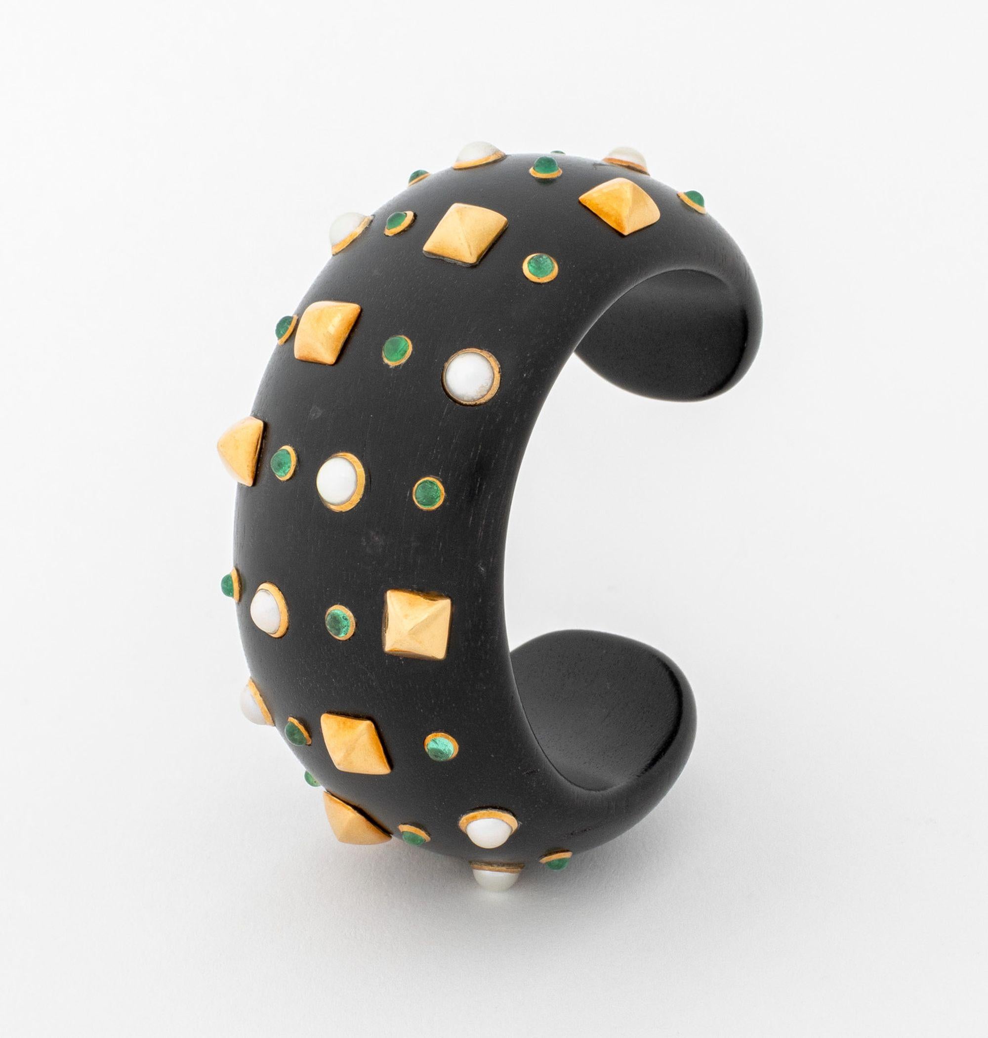 Manchette Trianon 18K Emeraude Perle Ebène Bon état - En vente à Queens, NY