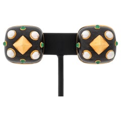 Boucles d
oreilles Trianon 18K Emeraude Perle Ebène