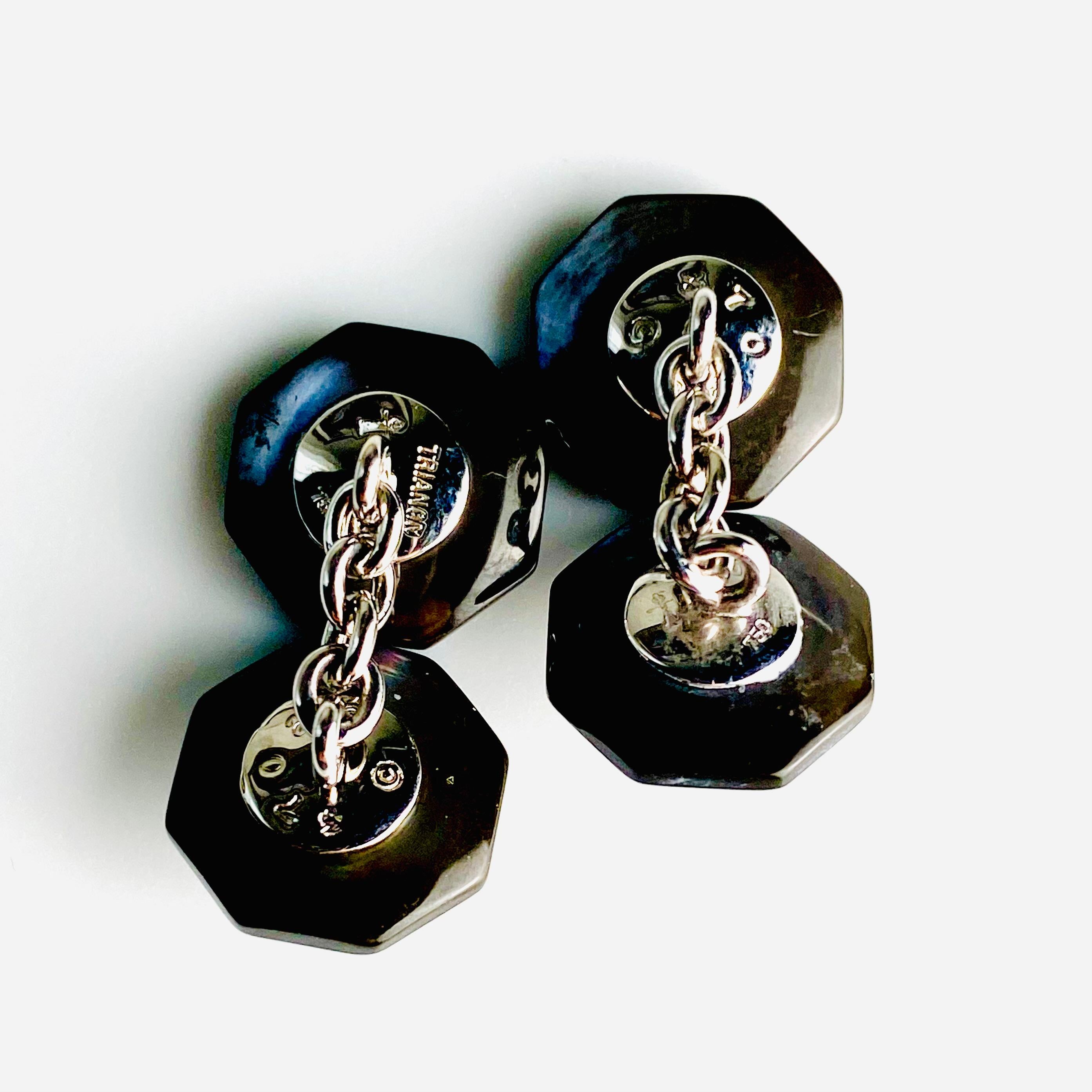Trianon Boutons de manchette en or blanc 18 carats avec diamants et nacre noire de 0,25 carat Unisexe en vente