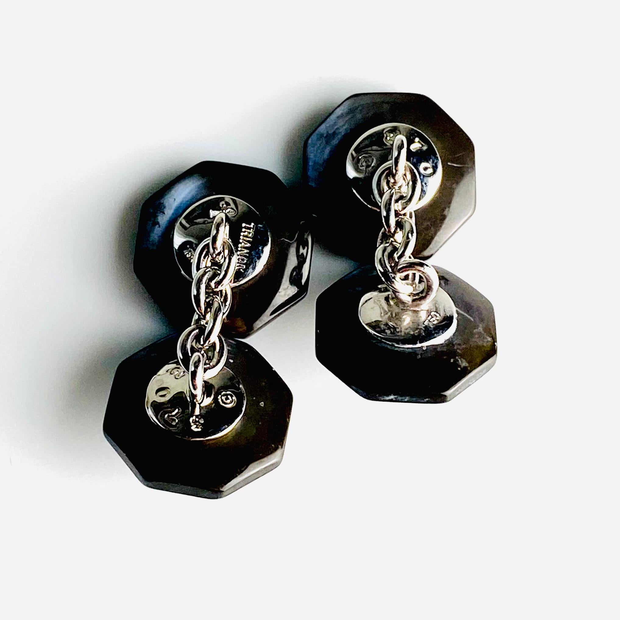 Trianon Boutons de manchette en or blanc 18 carats avec diamants et nacre noire de 0,25 carat en vente 2