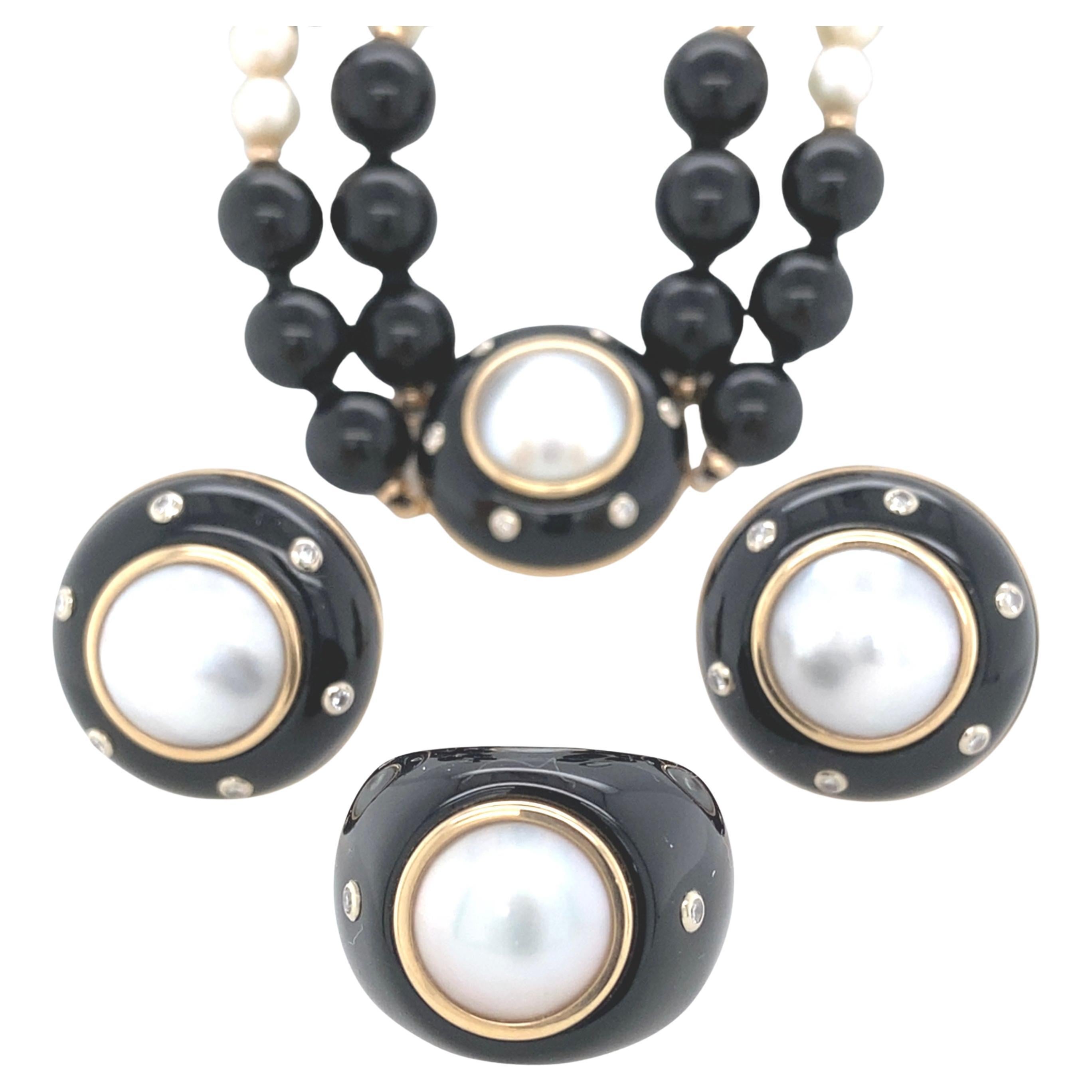Trianon 1980 Or jaune 14K Perles de Mabe, Onyx et Diamants en vente
