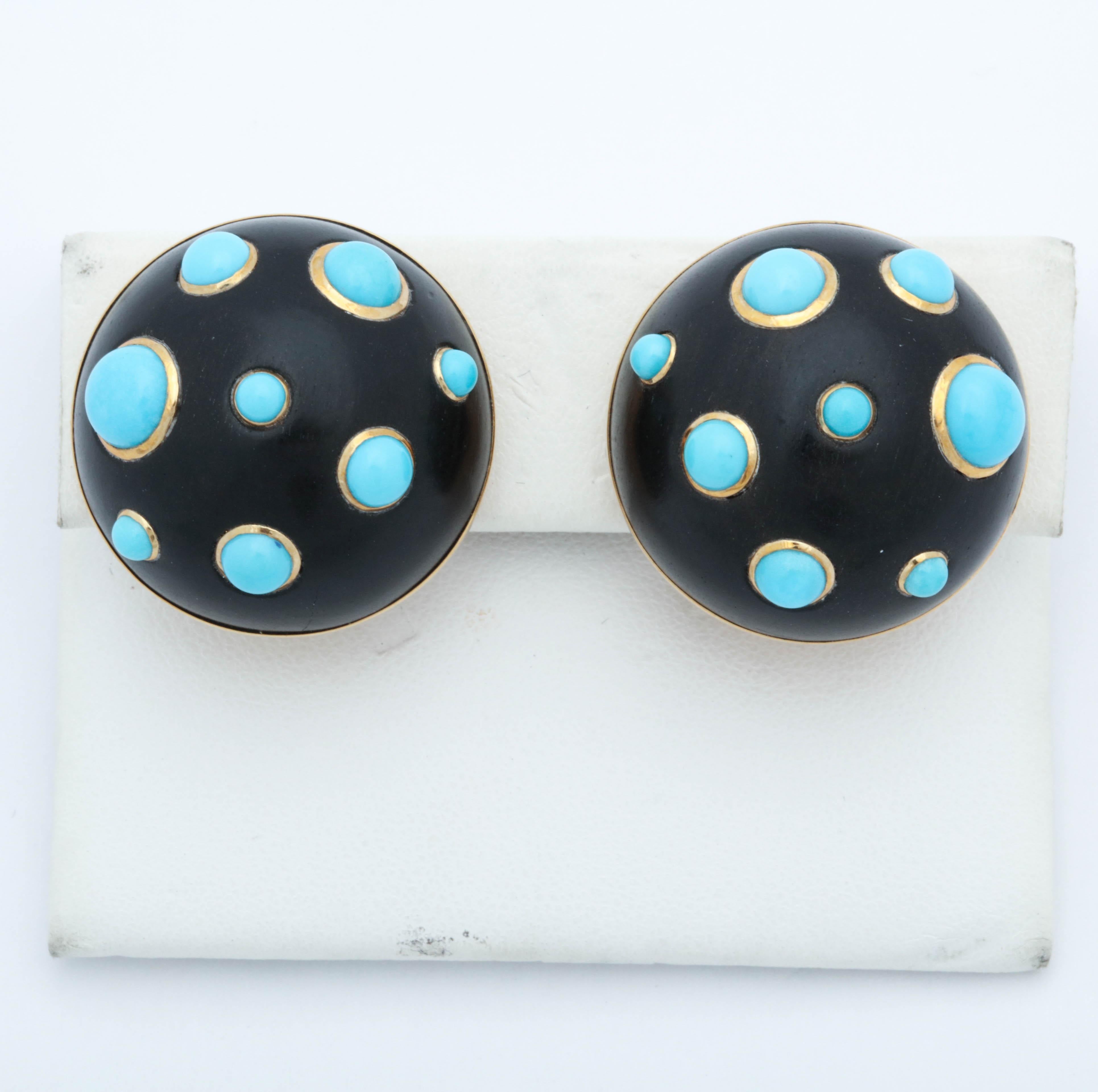 Trianon 1980s Ebony with Turquoise Necklace with Earclips Matching Ensemble In Good Condition In New York, NY