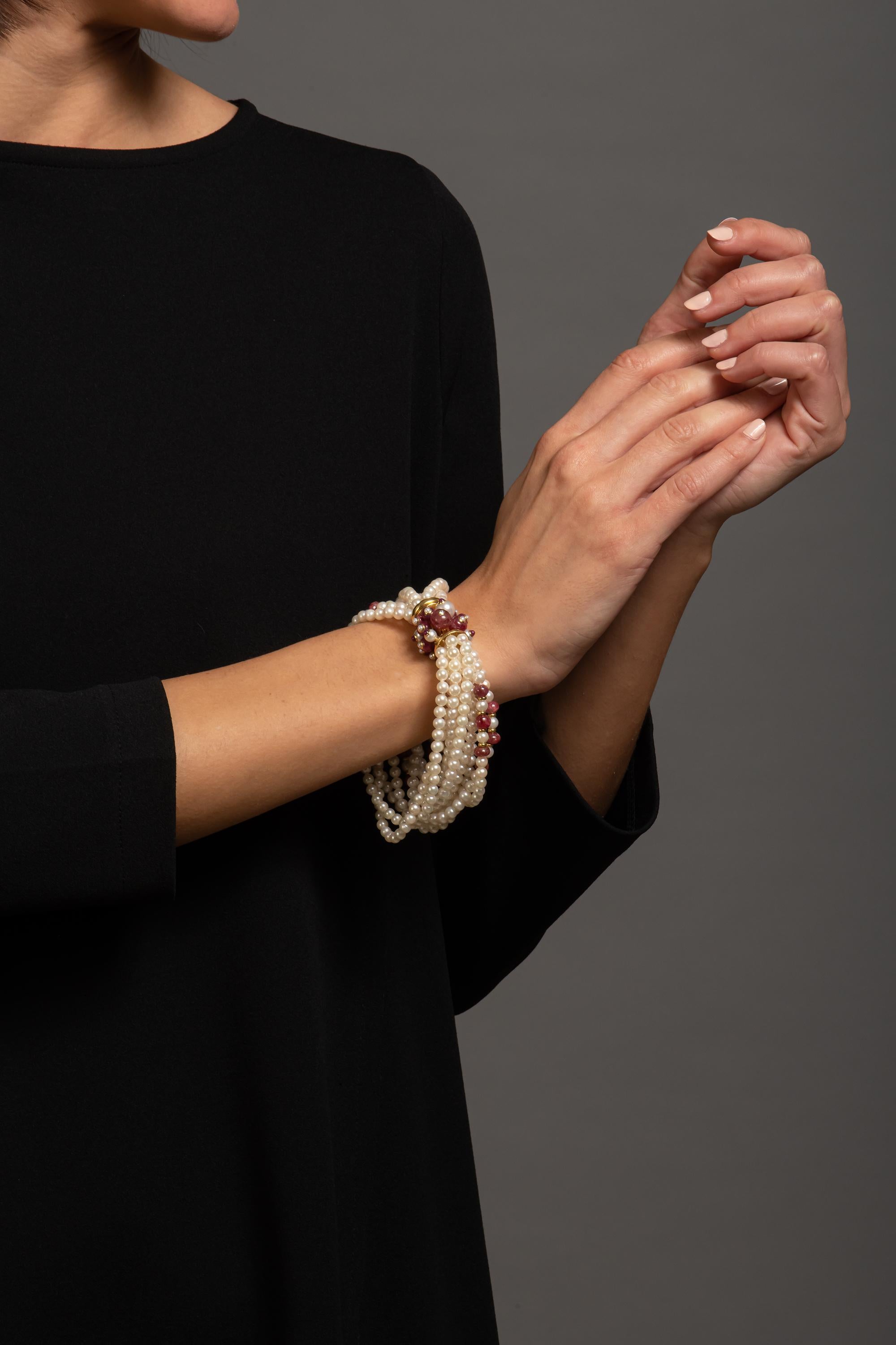 Trianon Mehrstrang-Armband Perlen und Rubine im Zustand „Neu“ im Angebot in Bari, IT