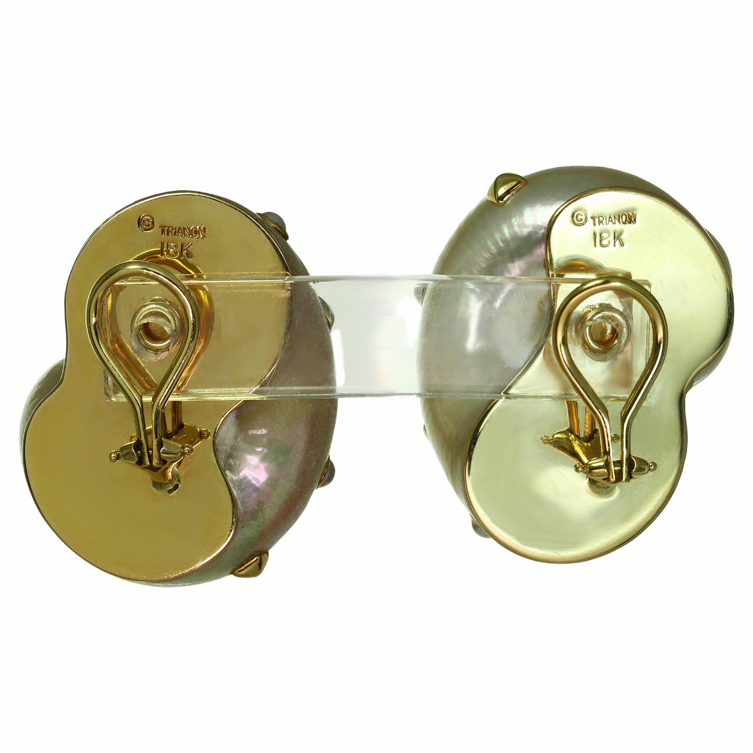 Trianon Multicolor Gemstone Mother-of-pearl Shell Yellow Gold Clip-On Earrings In Excellent Condition For Sale In New York, NY