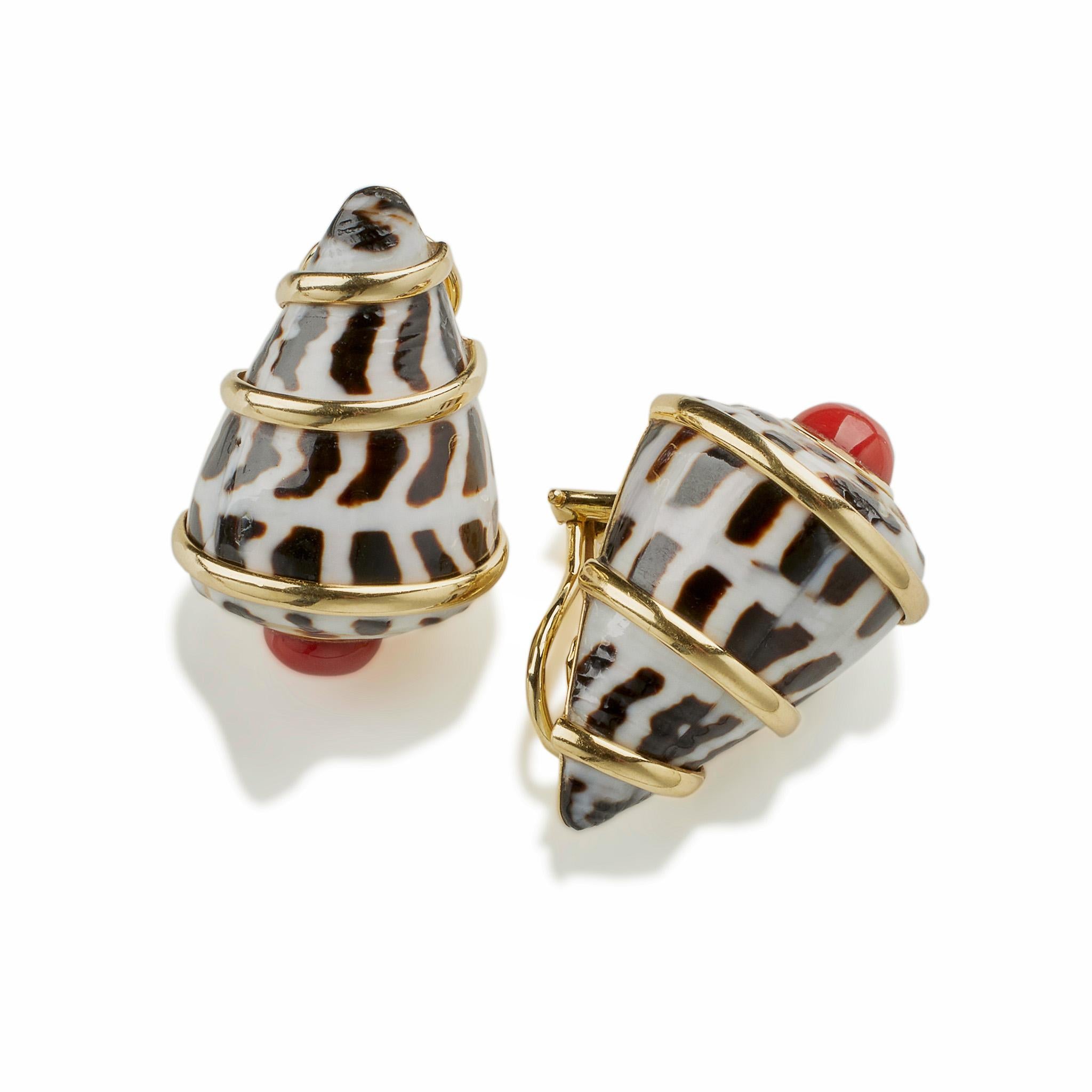 Cabochon Trianon New York Conus Ebraus Shell Clip Earrings